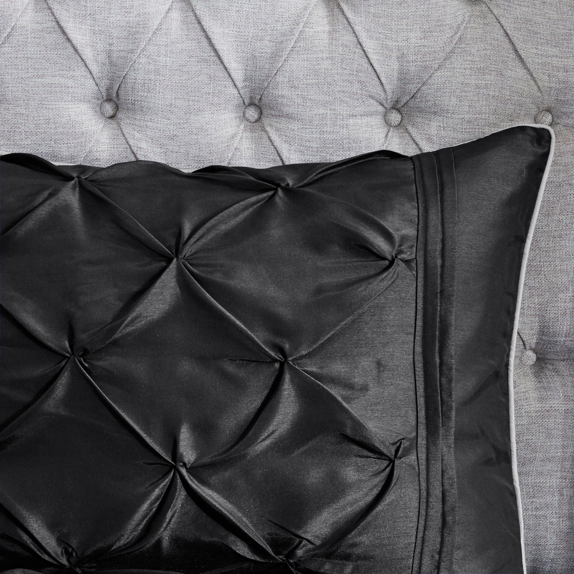 Laurel - Pieced Pleated 7 Piece Tufted Comforter Set - Black