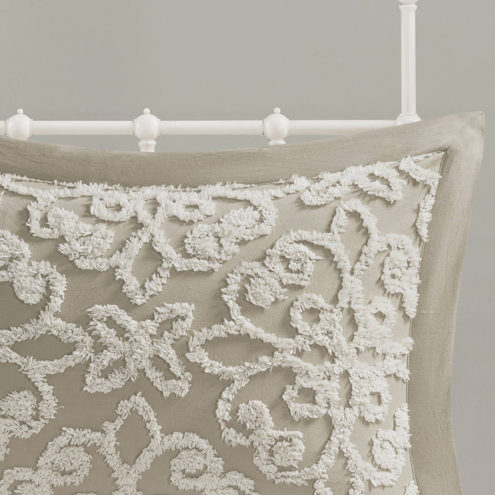 Sabrina - King 3 Piece Tufted Bedspread Set - Taupe