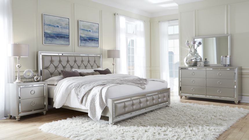 Riley - 5 Piece Queen Bedroom Set (Bed, Dresser, Mirror, 2 Nightstands) - Silver