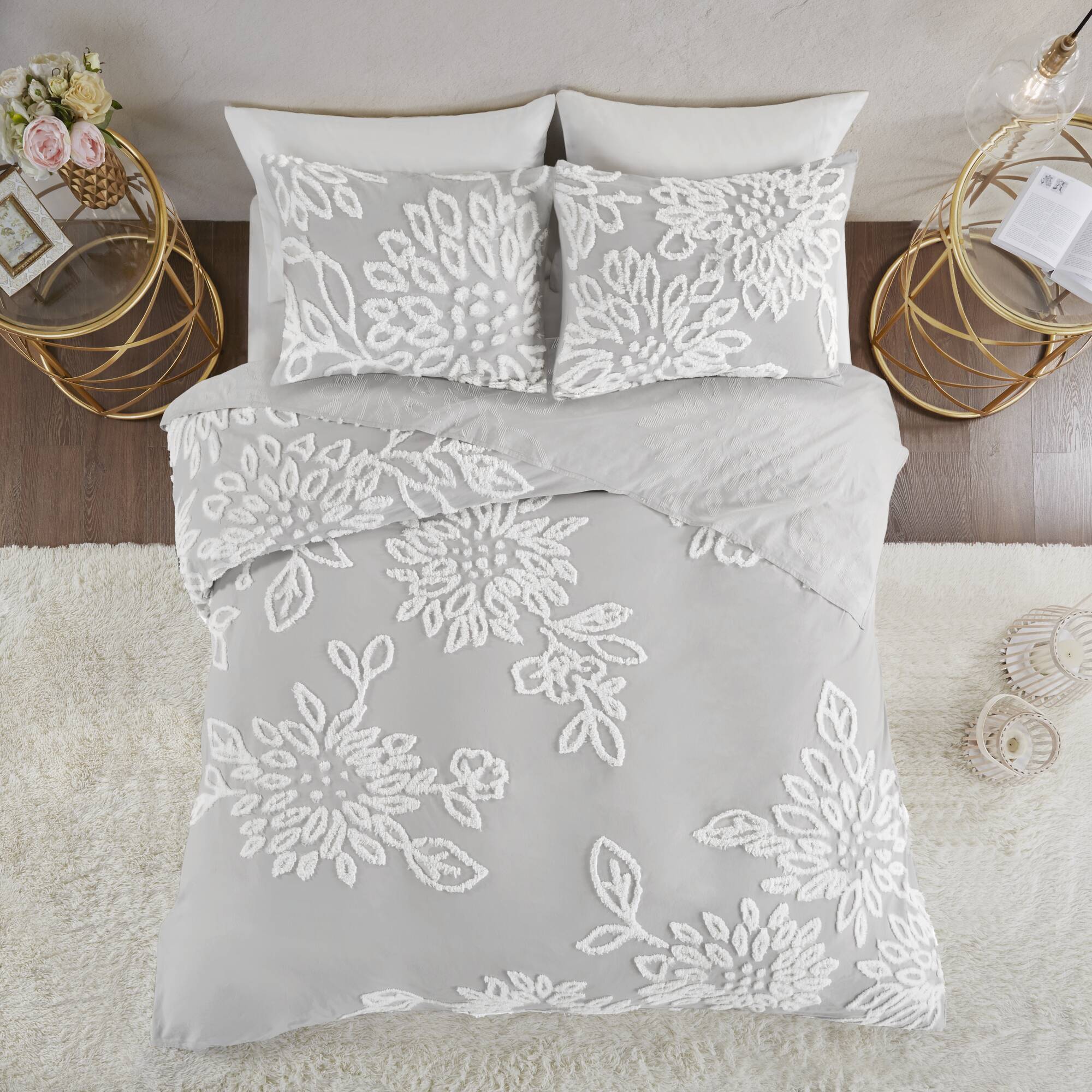 Veronica - King 3 Piece Tufted Floral Comforter Set - Gray / White