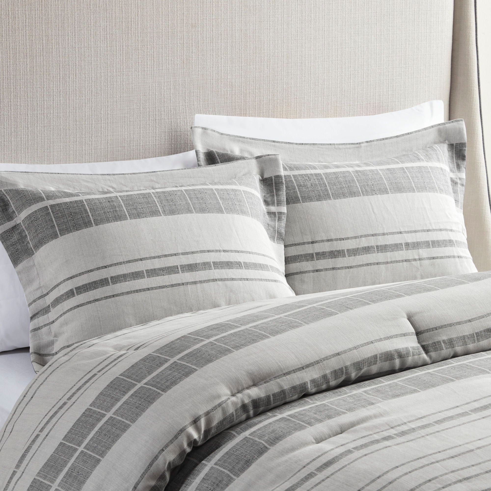 Rhodes - 4 Piece Stripe Comforter Set With Throw Pillow - Gray