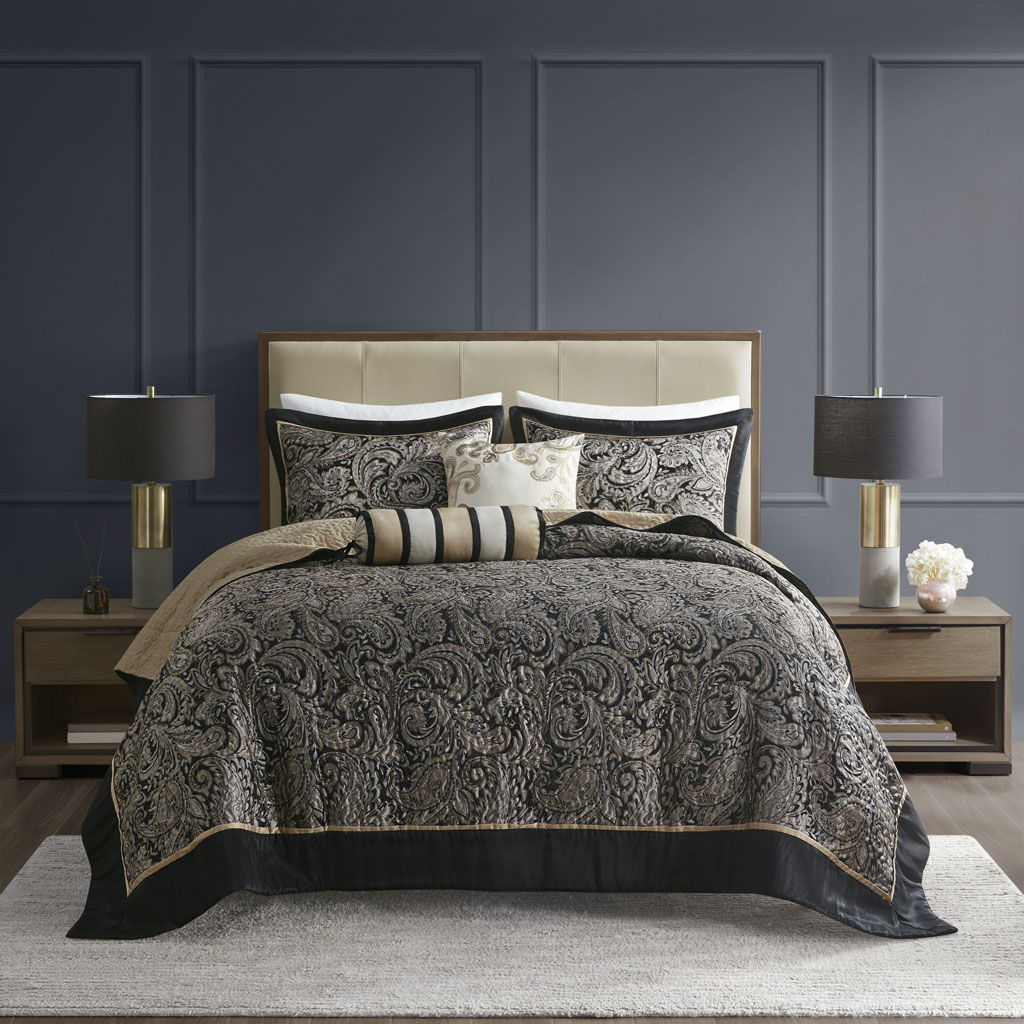 Aubrey - 5 Piece Queen Jacquard Bedspread Set With Throw Pillows - Black
