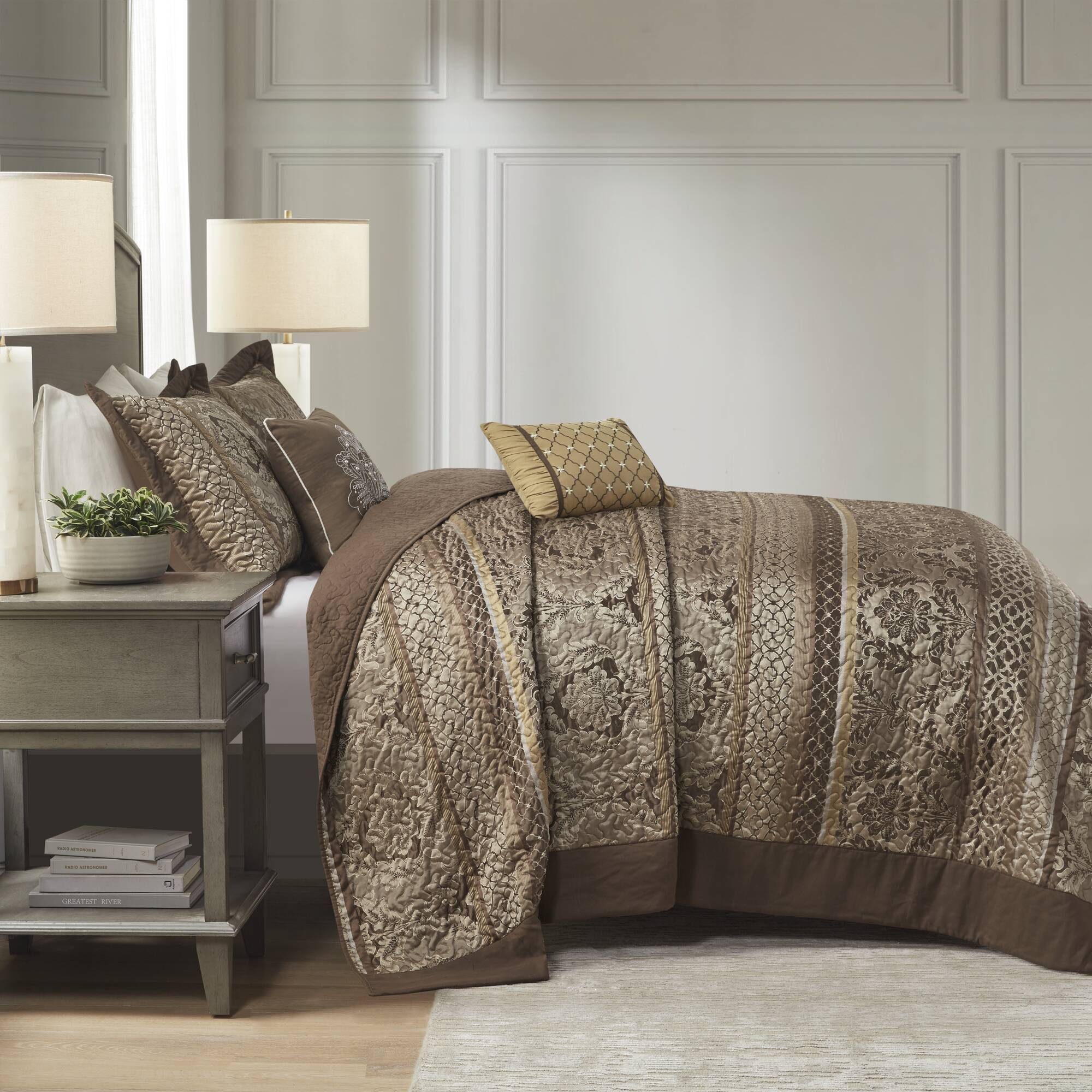 Bellagio - 5 Piece Reversible Bedspread Set - Brown / Gold