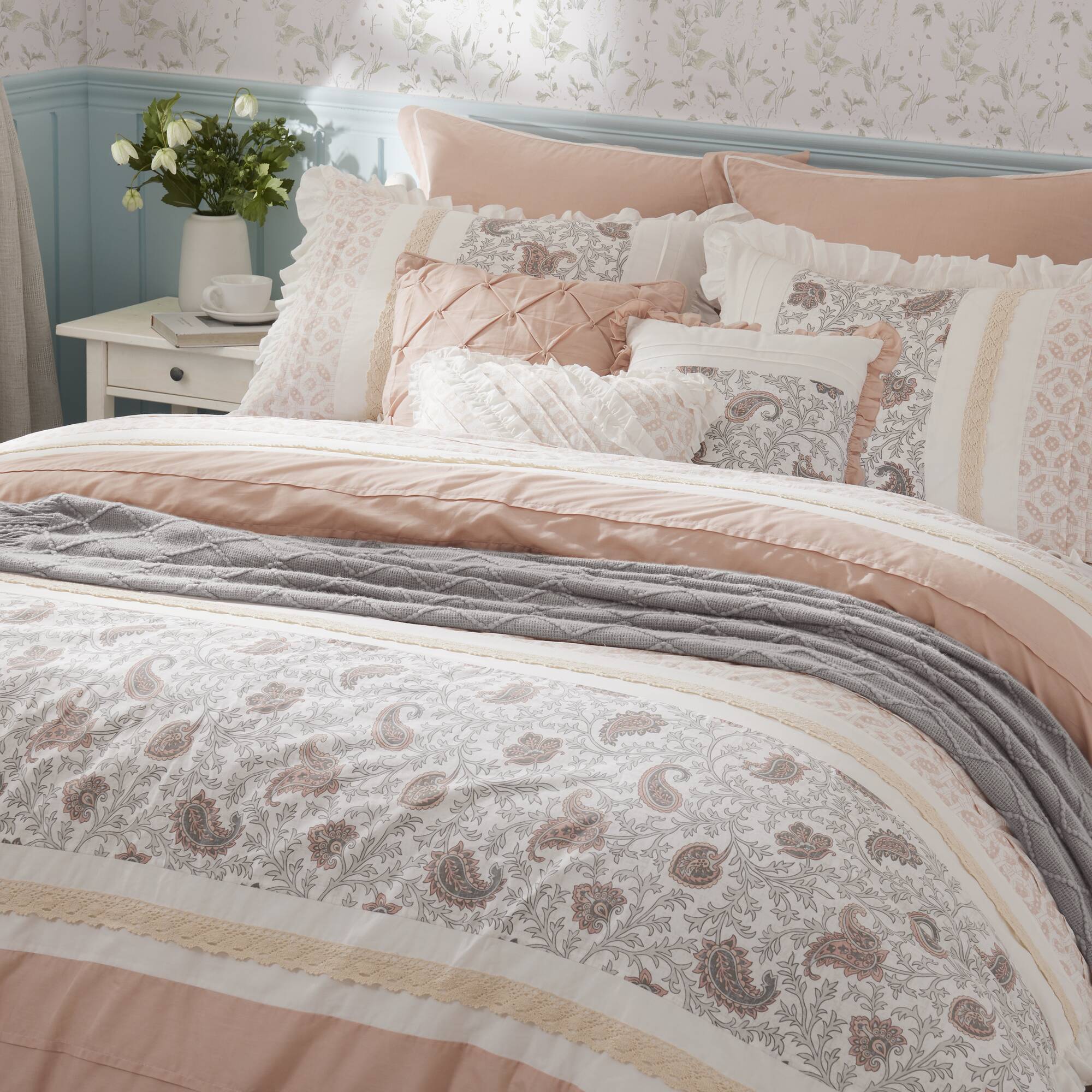 Dawn - Queen - 9 Piece Comforter Set - Blush