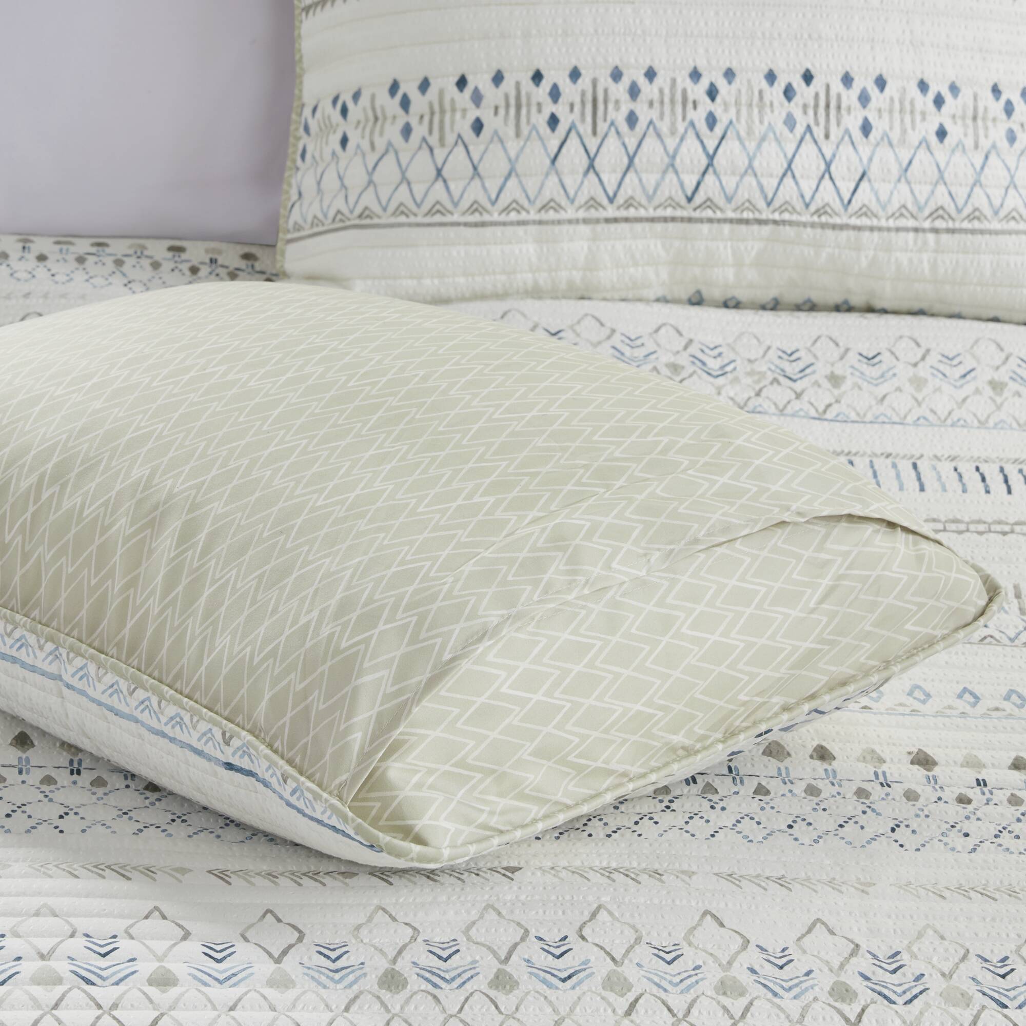 Fraser - 3 Piece Printed Microfiber Seersucker Quilt Set - Taupe / Blue