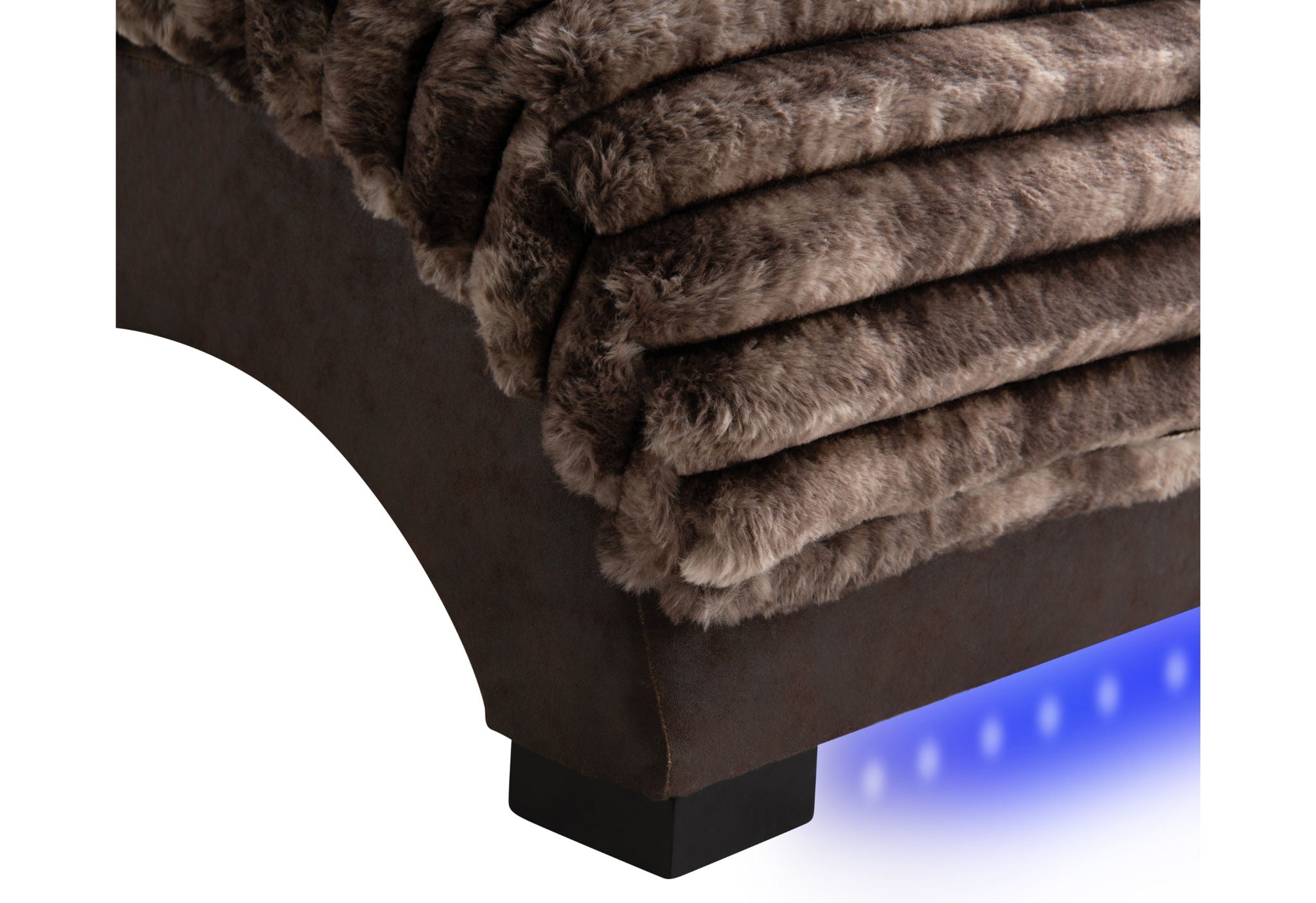 Dominic - Chaise With USB - Mink / Java