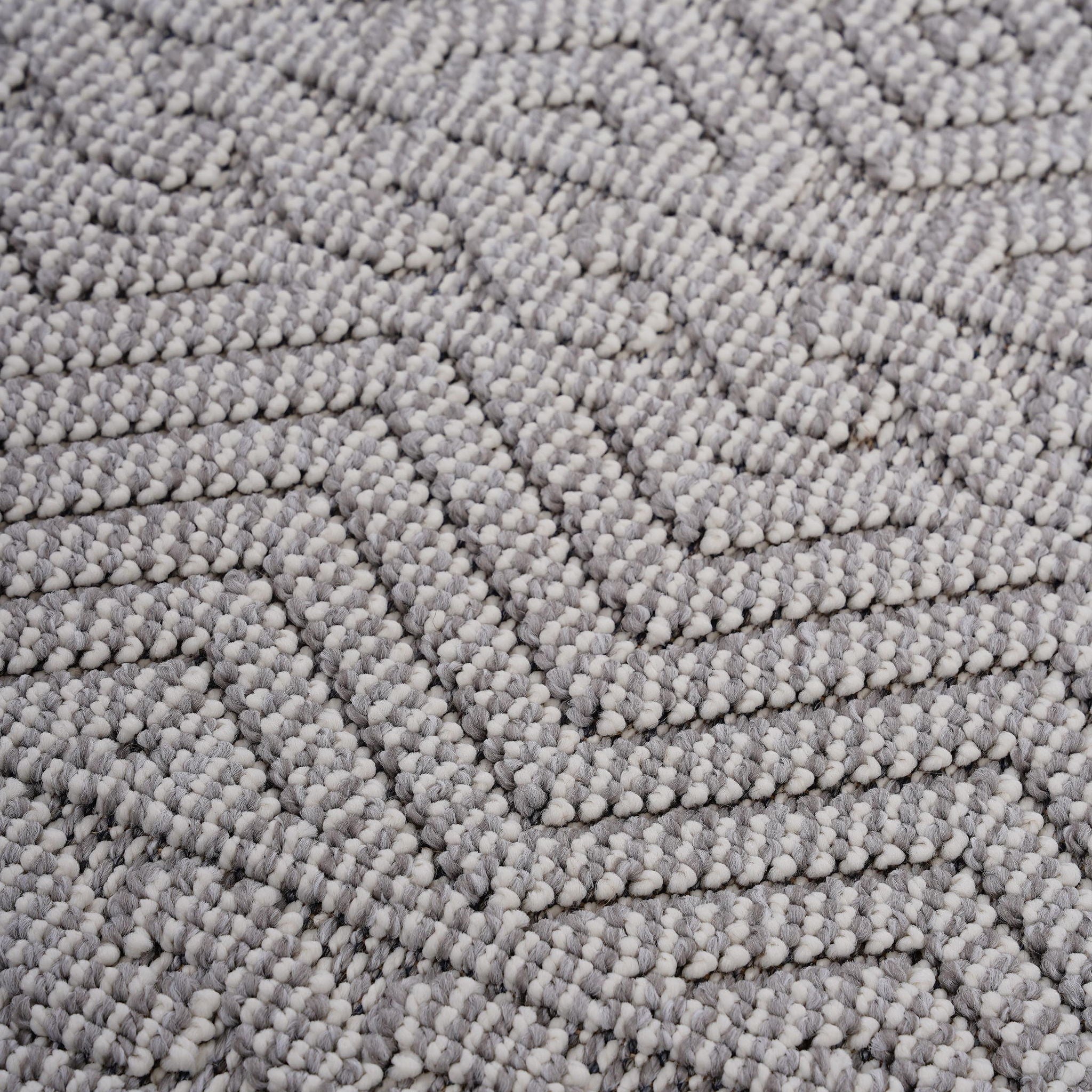 Guros - 6' X 9' Geometric Indoor / Outdoor Area Rug - White