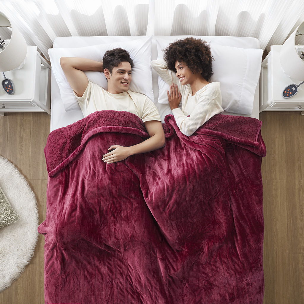 Heated Microlight to Berber - Queen Blanket - Red