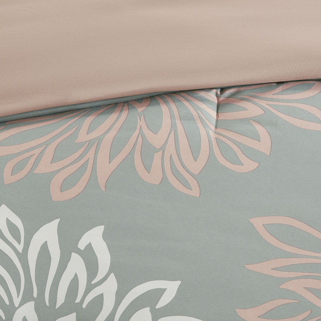 Maible - California King Complete Comforter And Sheet Set - Blush / Gray