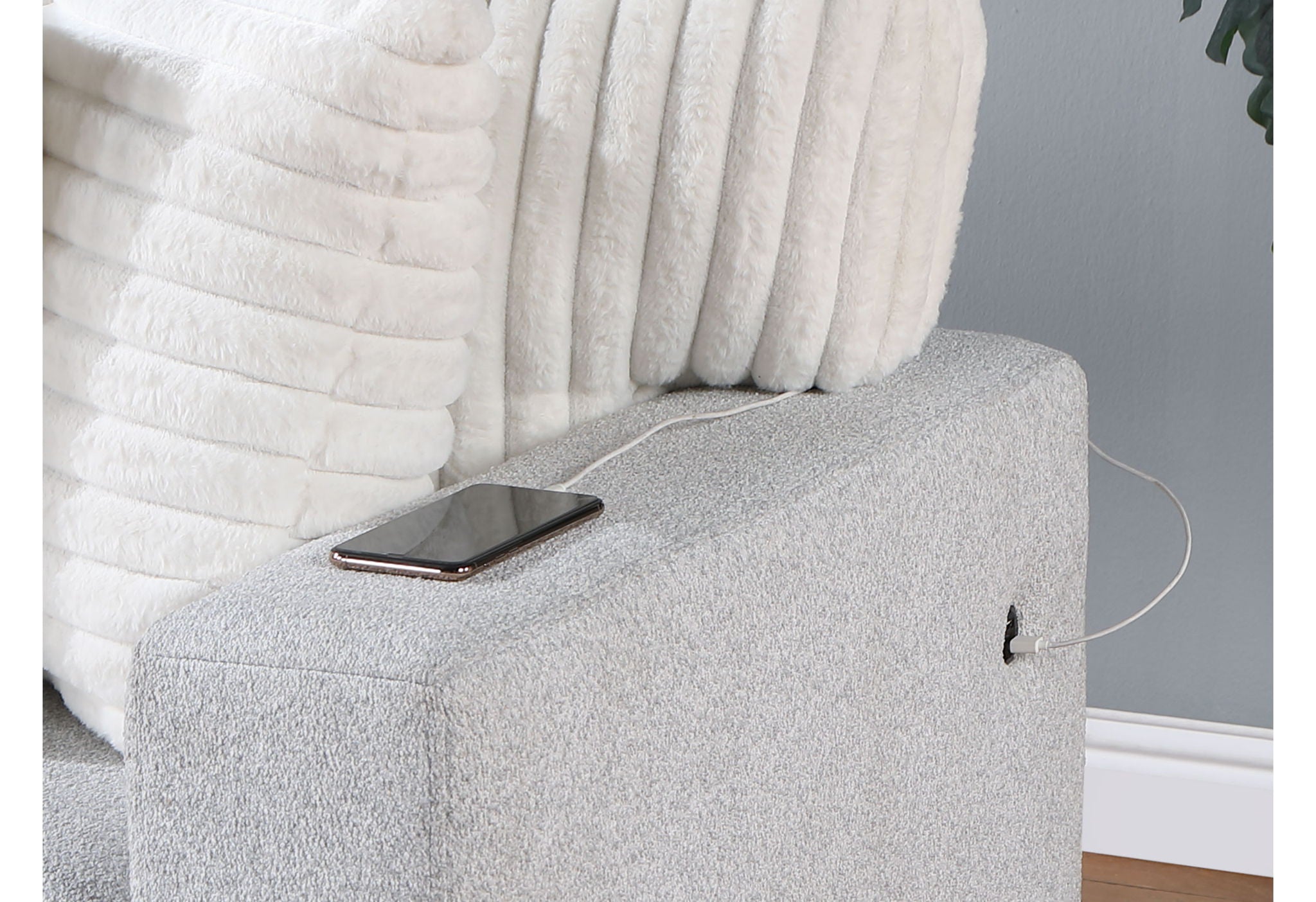 U0204 - Reversible Chaise With Storage - Light Gray / White
