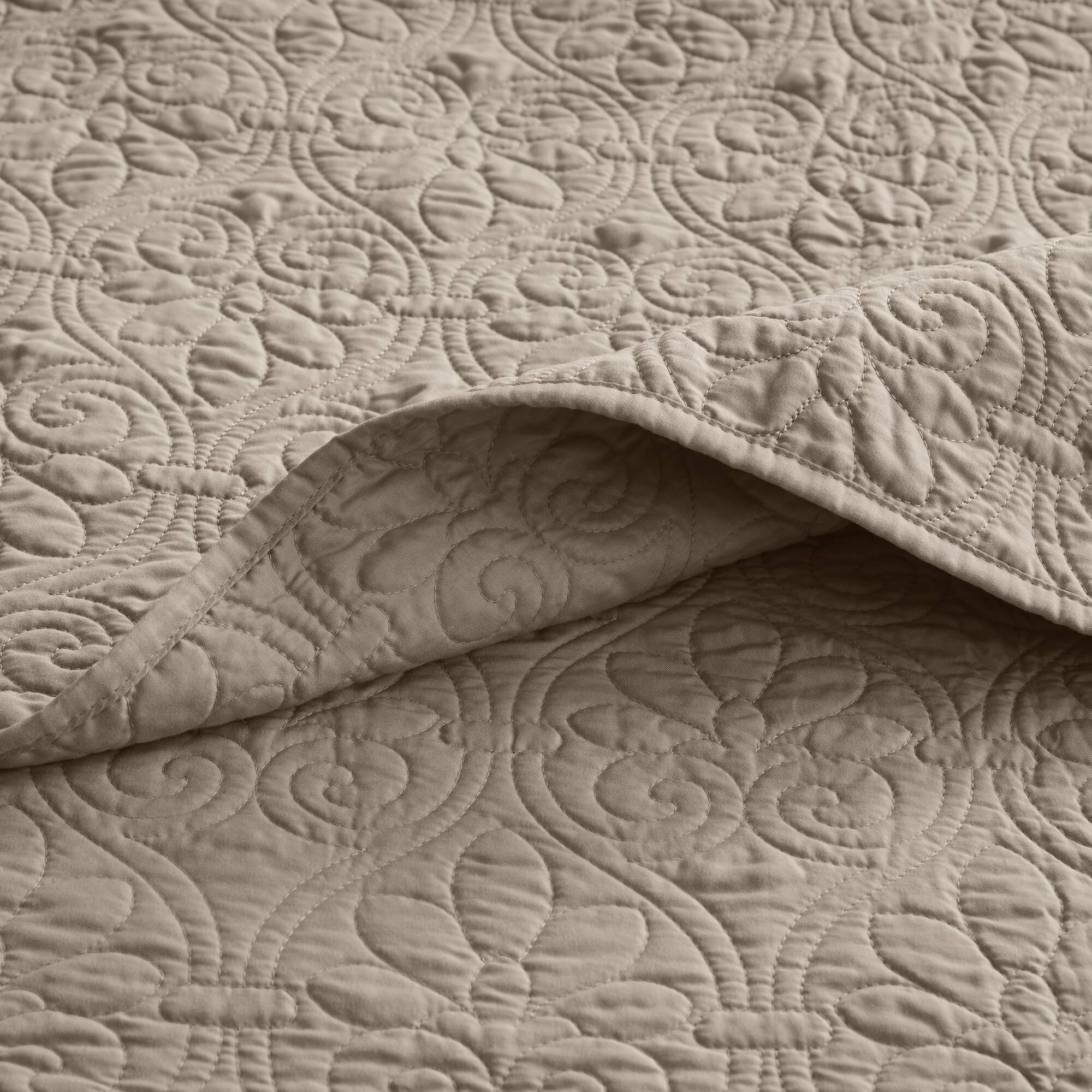Quebec - Queen Reversible Bedspread Set - Khaki