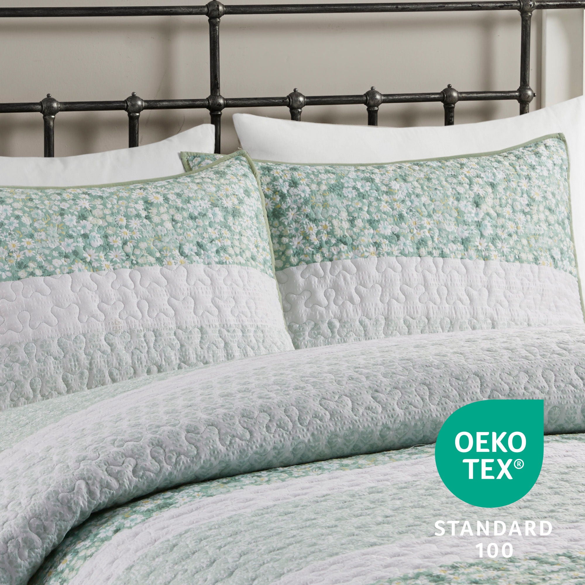 Caralie - 4 Piece Full Seersucker Quilt Set With Throw Pillow - Green