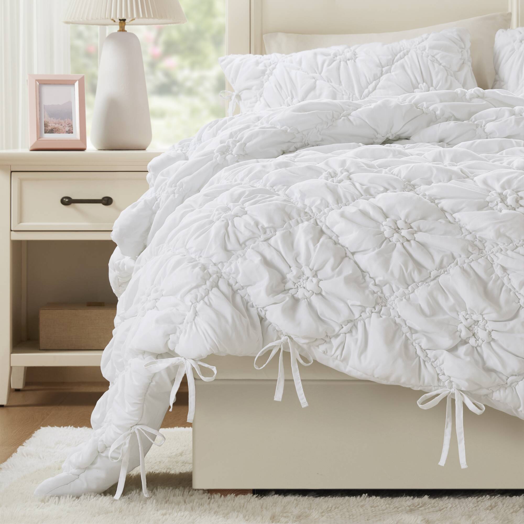 Lily - Full/Queen 3 Piece Comforter Set - White