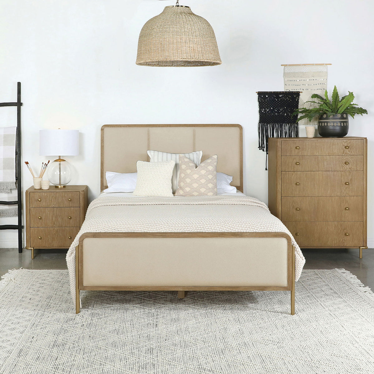 Benson - Panel Bed