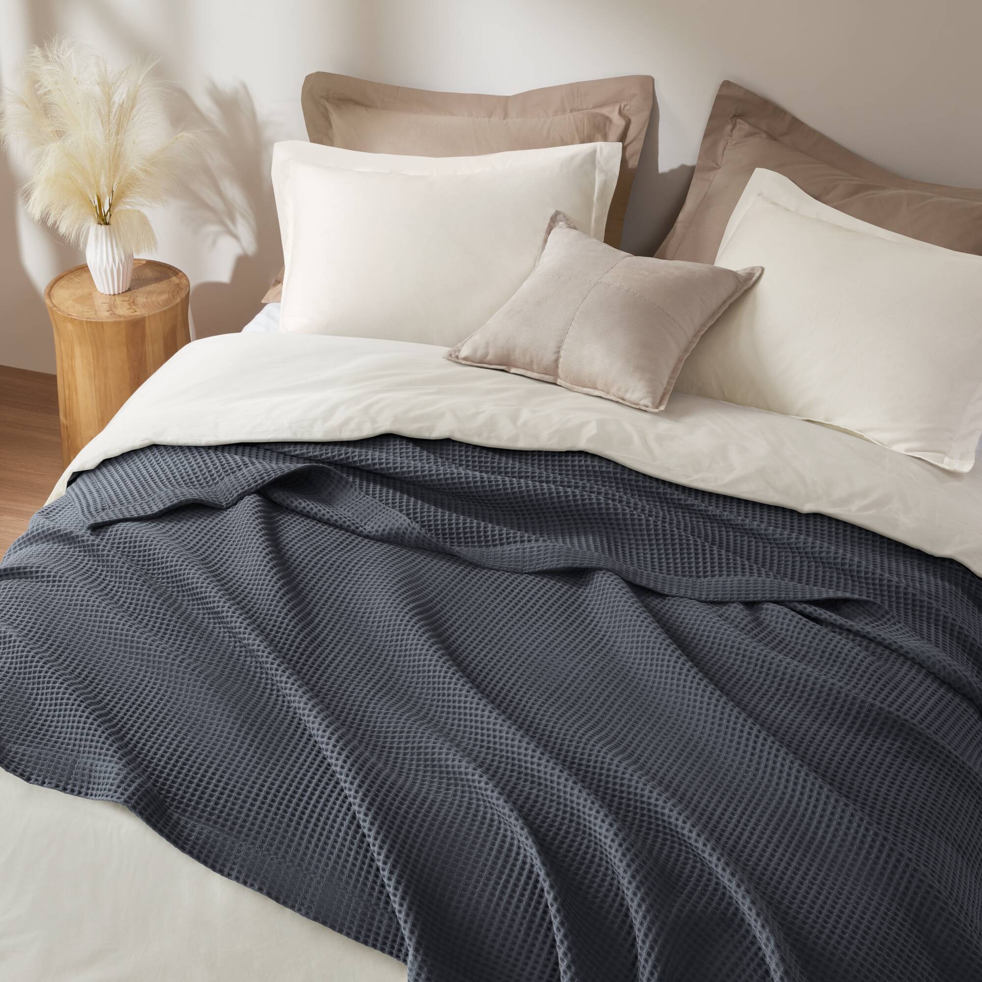 Waffle Weave - King Cotton Blanket - Dark Gray