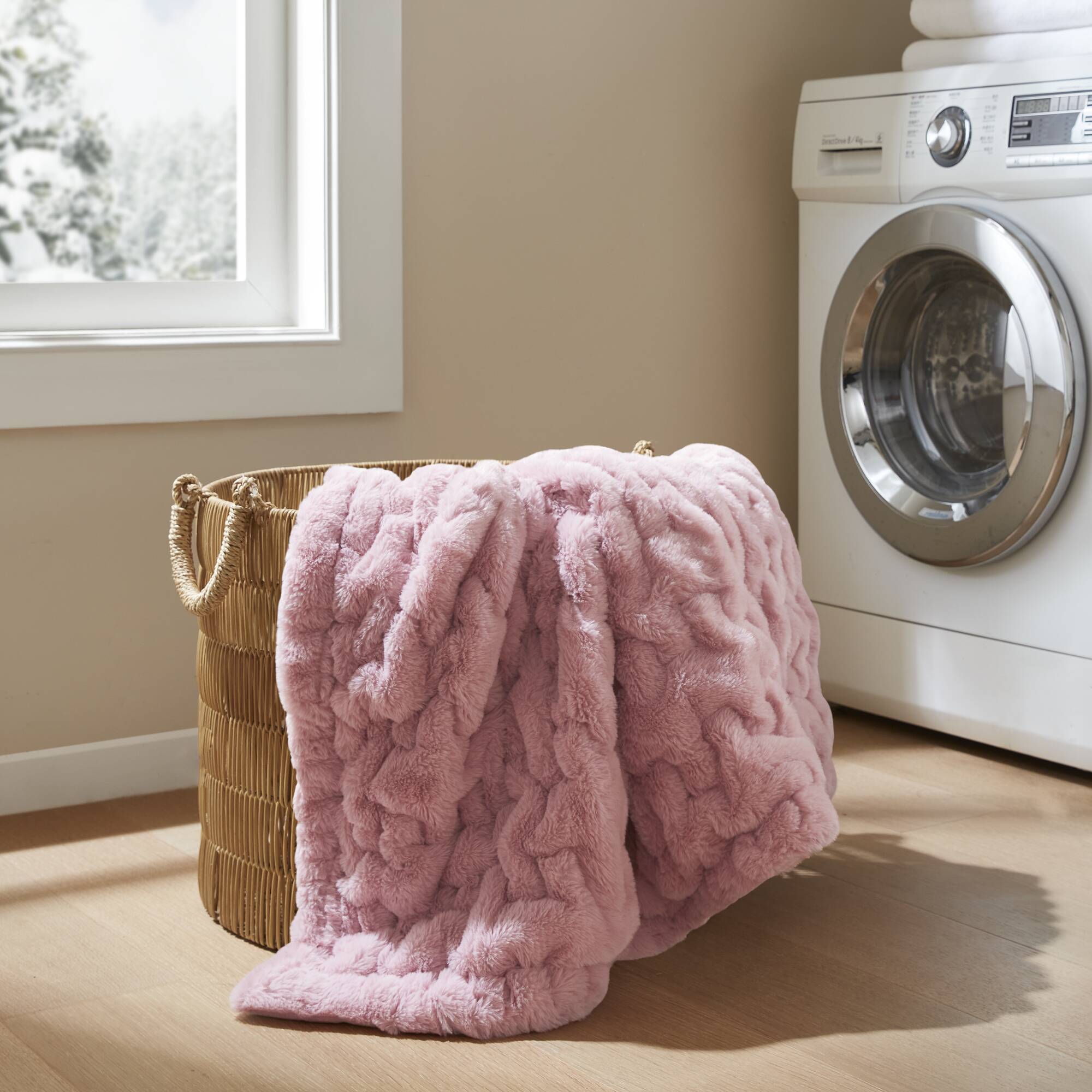 Ruched Fur - Throw - Pink
