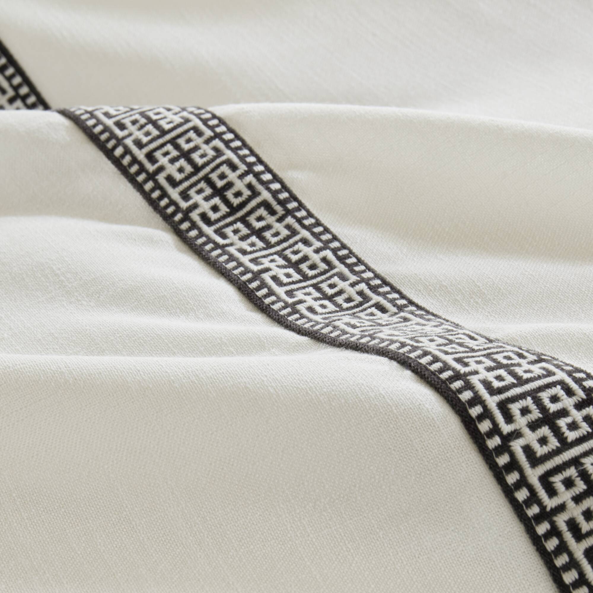 Jarvis - 9 Piece King Embroidery Oversized Duvet Style Comforter Set - Black / White