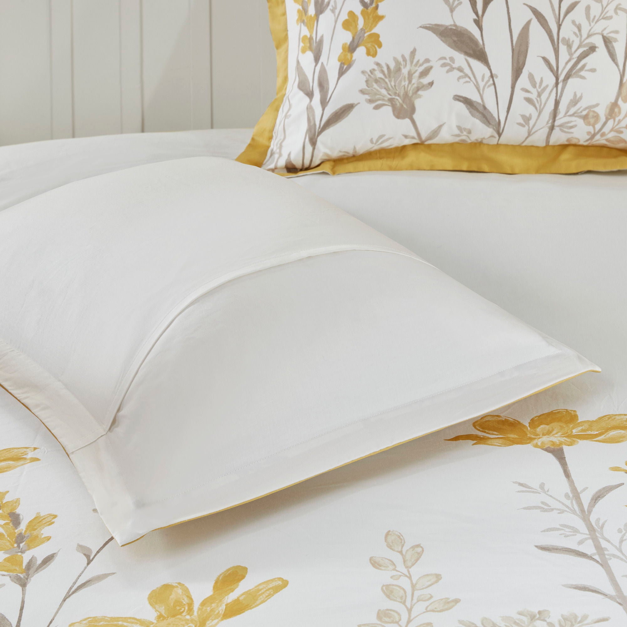 Meadow - 5 Piece Comforter Set - Yellow