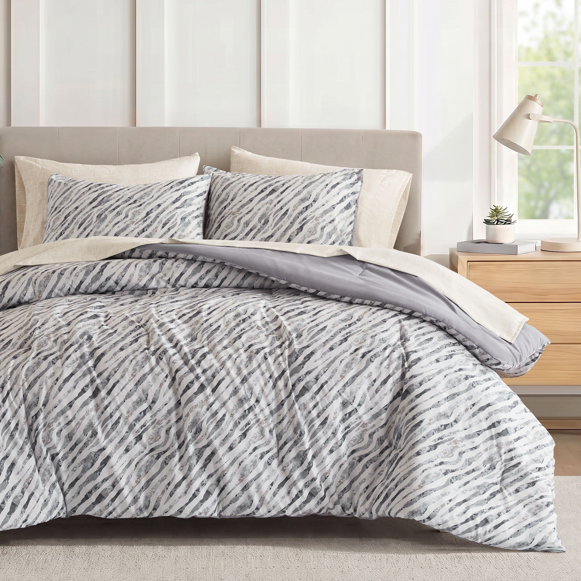 Nixon - 5 Piece Twin Long Comforter Set - Gray