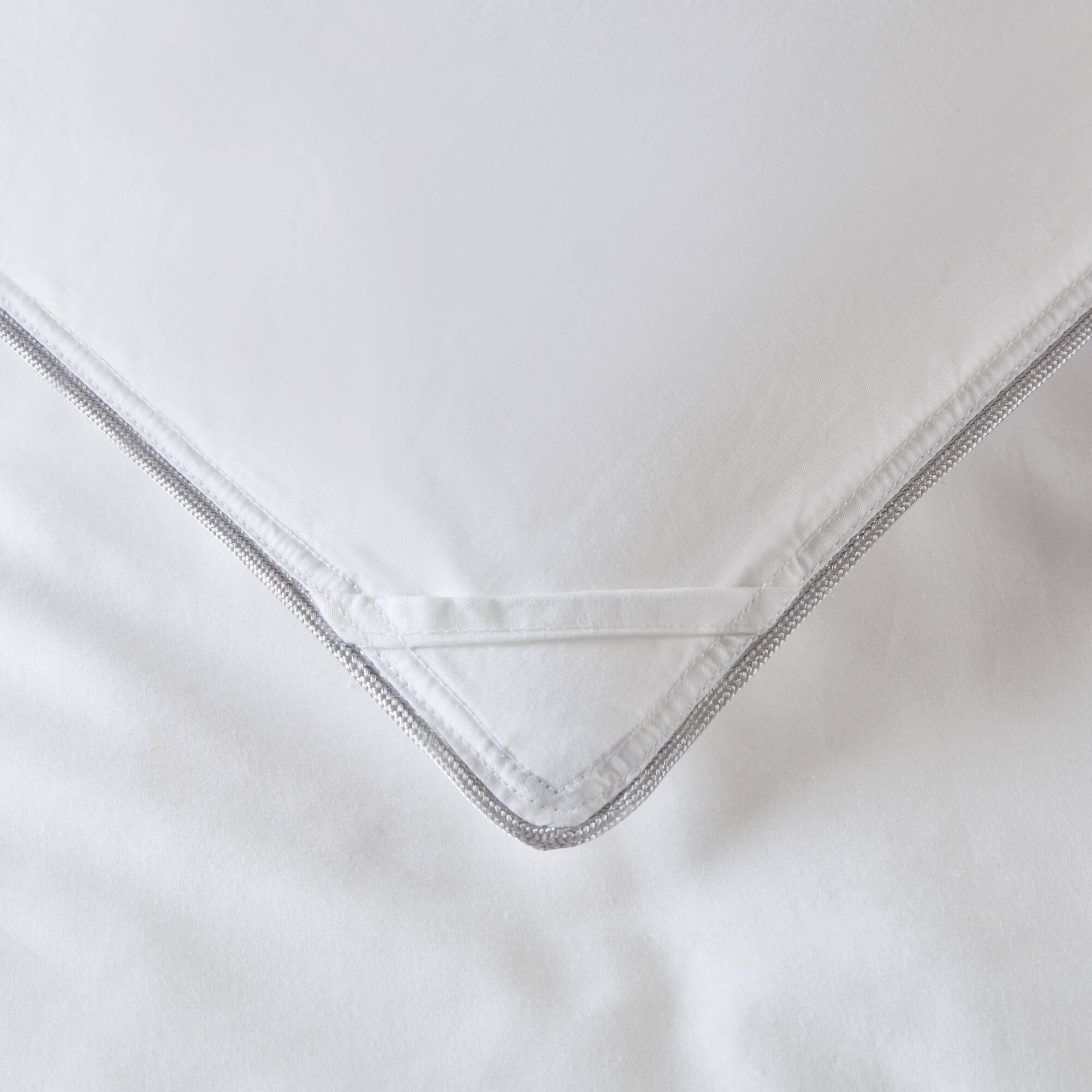 King/California King 100% Shell Comforter - White