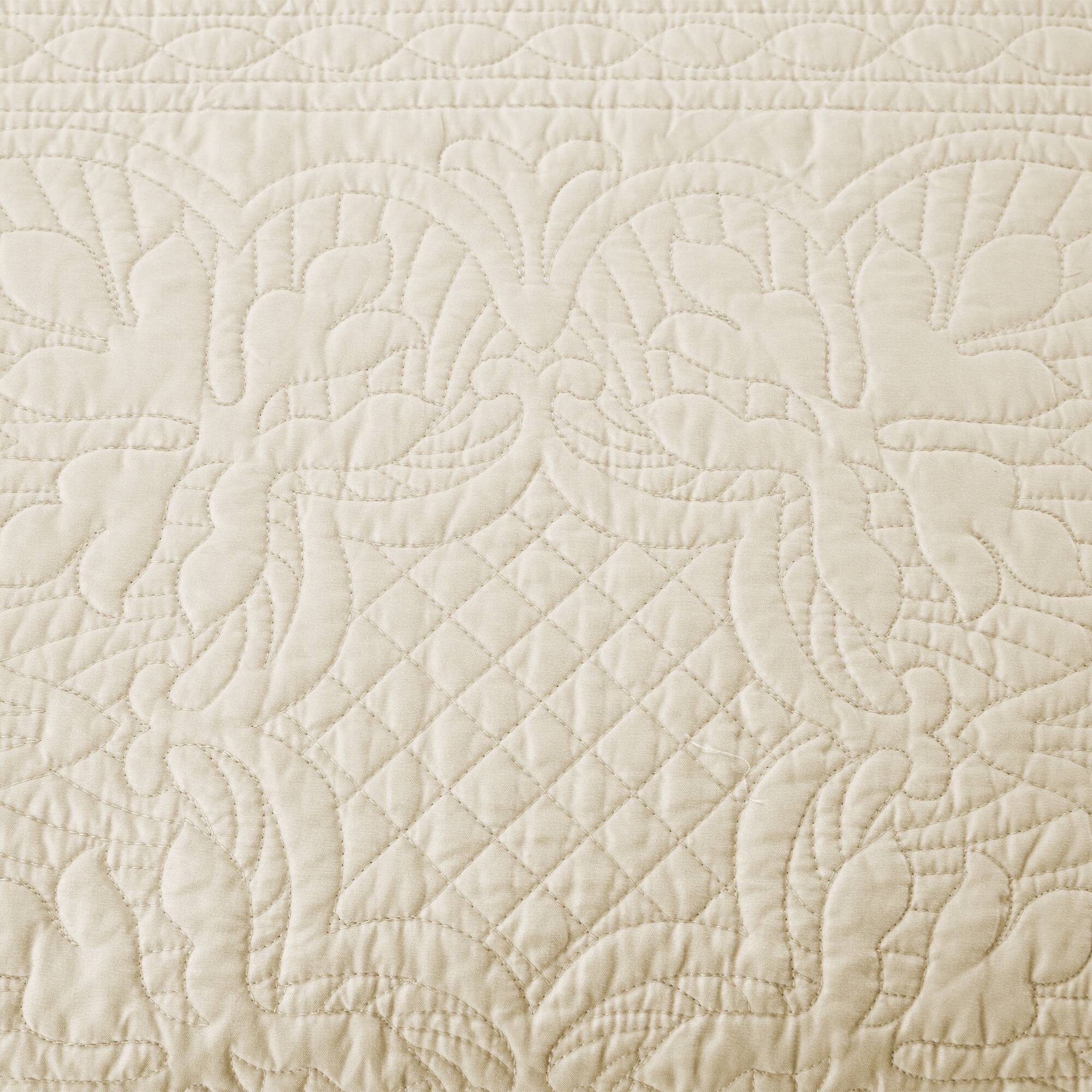 Tuscany - Twin 6 Piece Reversible Scalloped Edge Daybed Cover Set - Cream