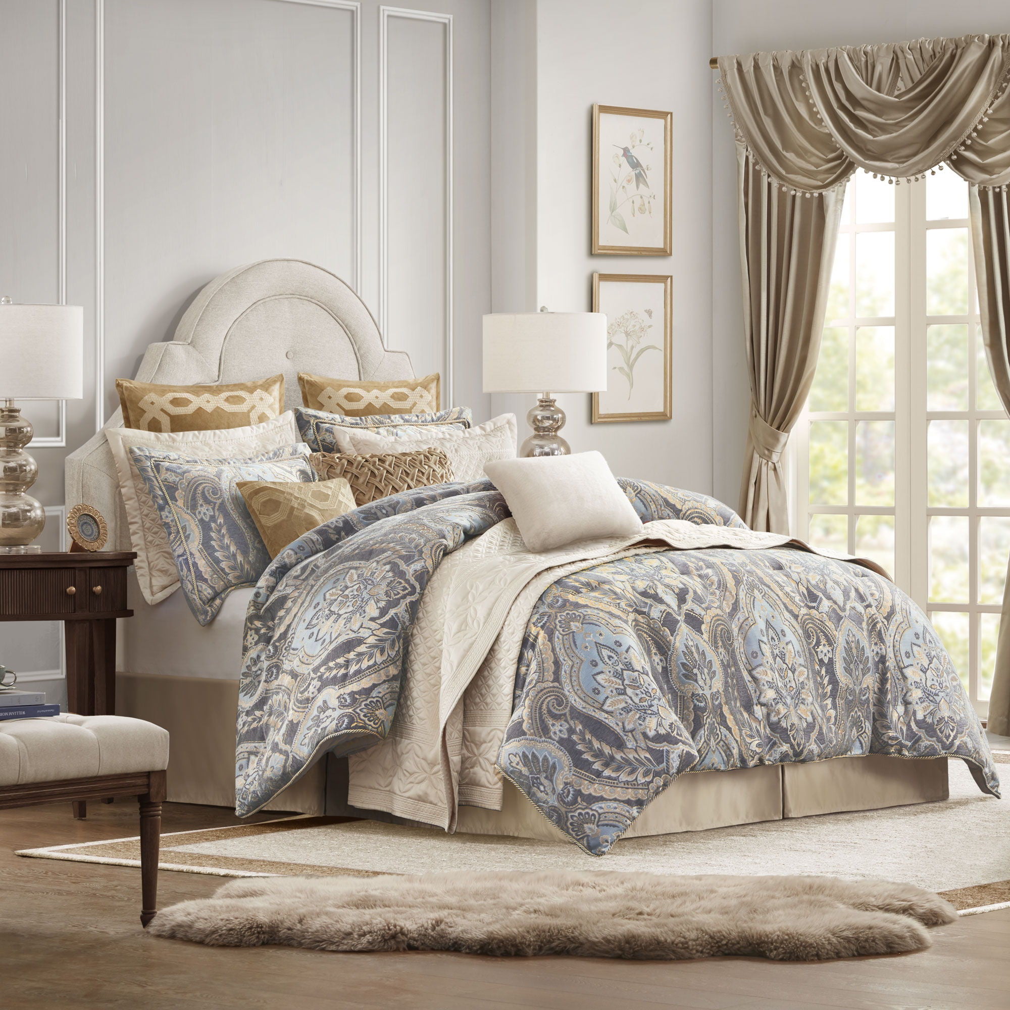Julius - 4 Piece Queen Comforter Set - Taupe
