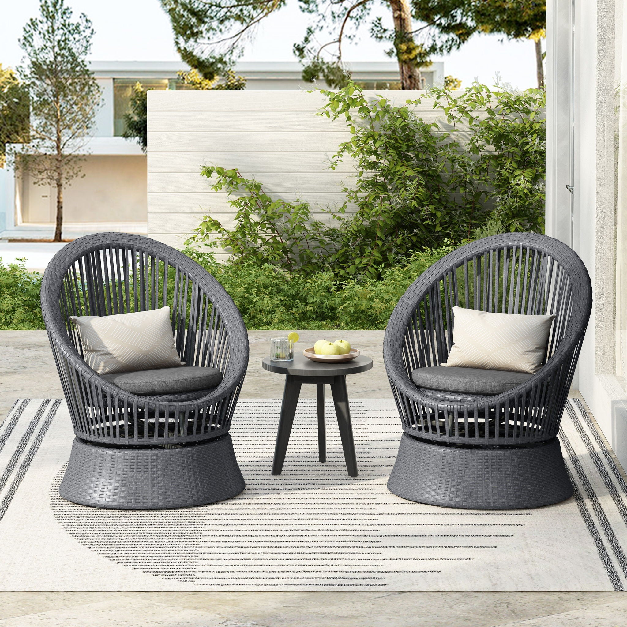 Modern Swivel Wicker Lounge Chair With Round Design