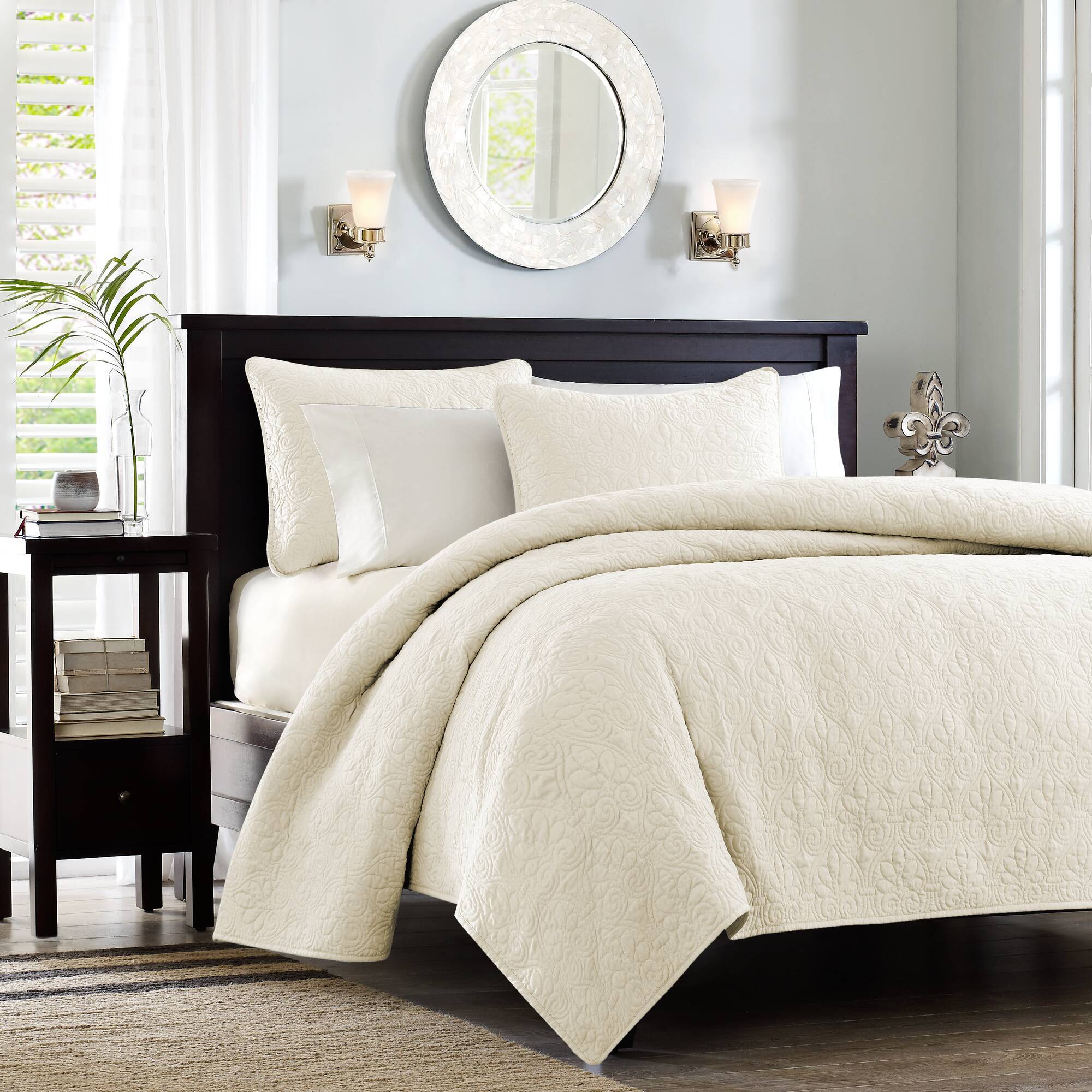 Quebec - King Reversible Coverlet Set - Cream