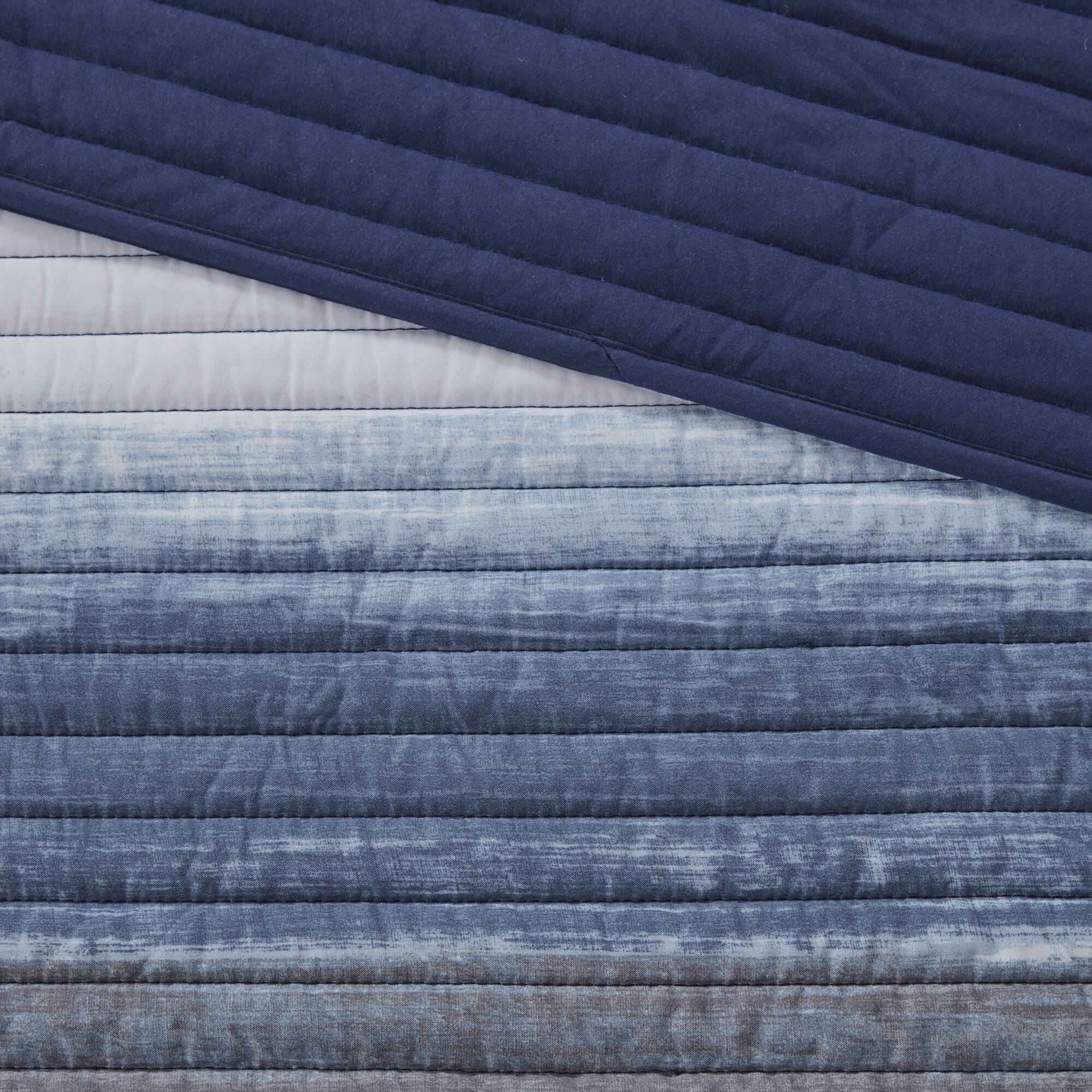 Saben - Queen 8 Piece Quilt Set With Bed Sheets - Navy