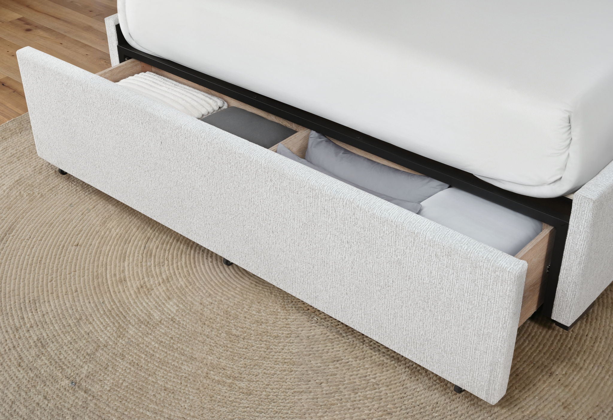 Sadie - Queen Bed With Storage - Beige