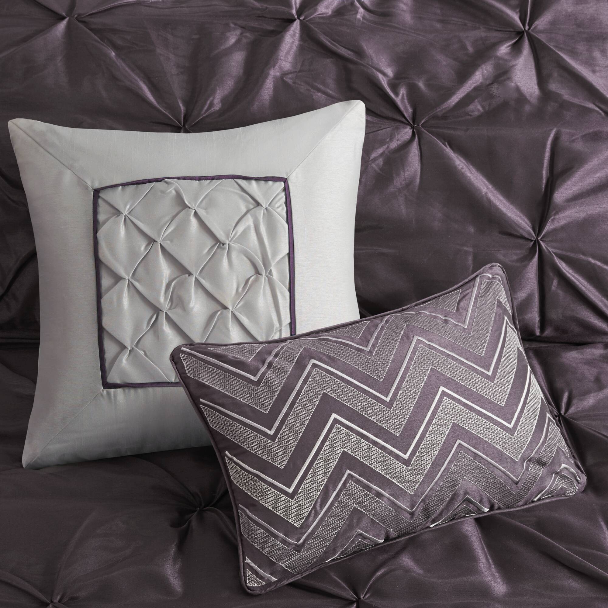 Laurel - King 7 Piece Tufted Comforter Set - Plum