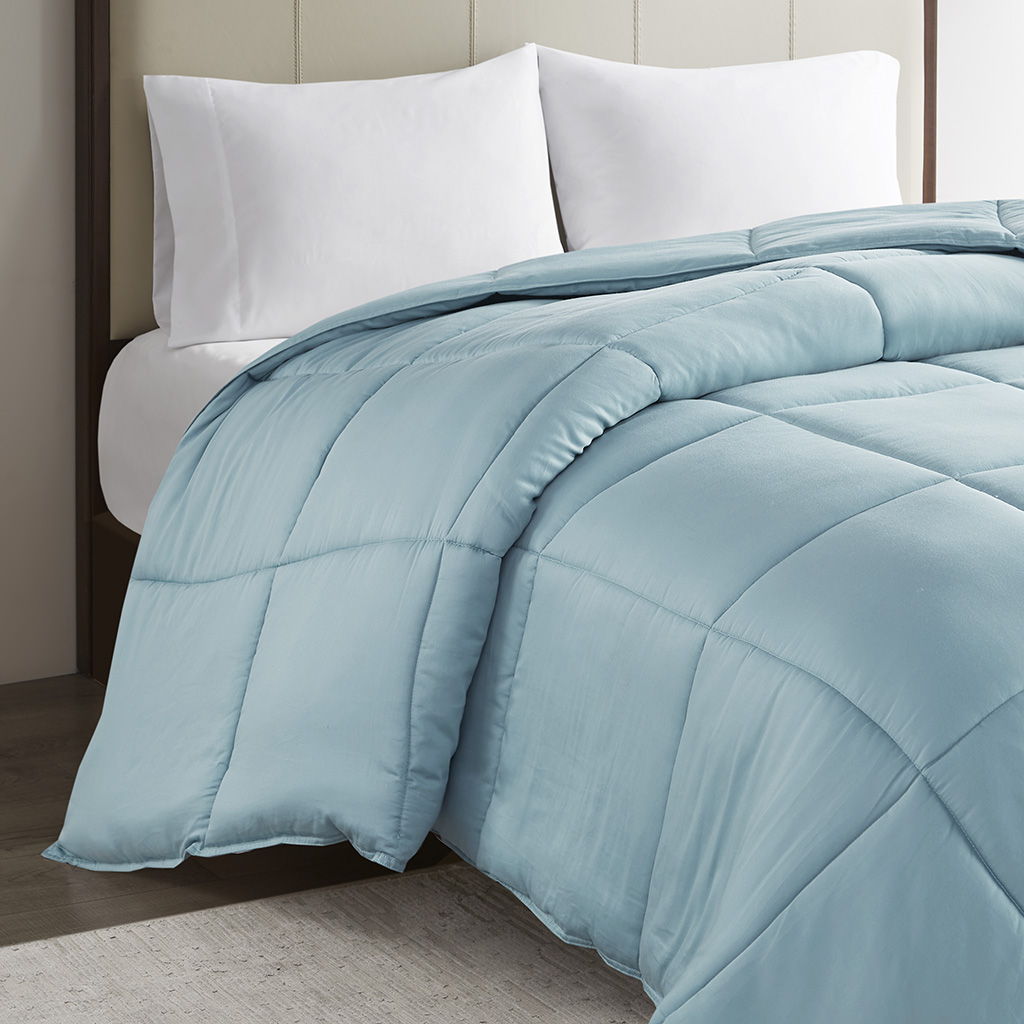Winfield - 300 Thread Count Cotton Shell Luxury Down Alternative Comforter - Light Blue