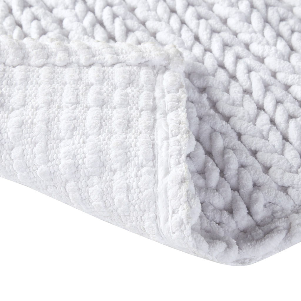 Lasso - 24" x 44" Chain Stitch Rug - White