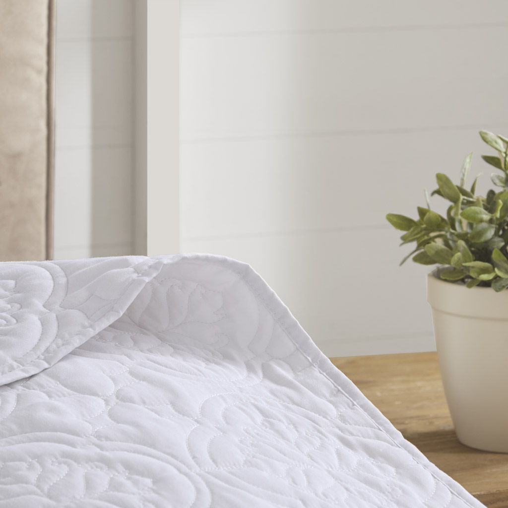 Oakley - 3 Piece Reversible Microfiber Bedspread Set - White