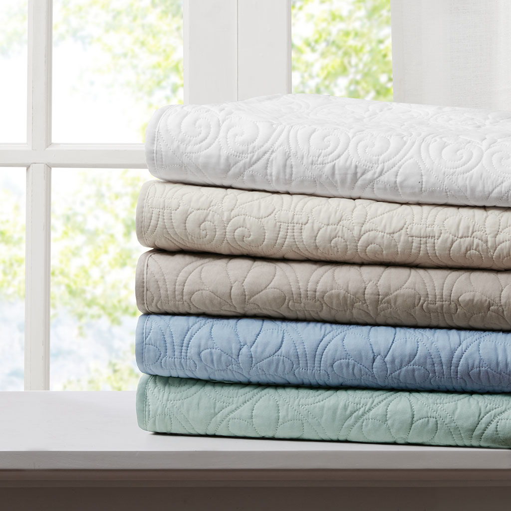 Quebec - Oversized Quilted Throw - Seafoam