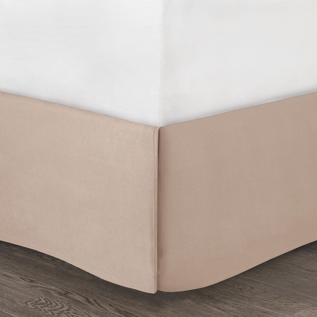Maible - California King Complete Comforter And Sheet Set - Blush / Gray