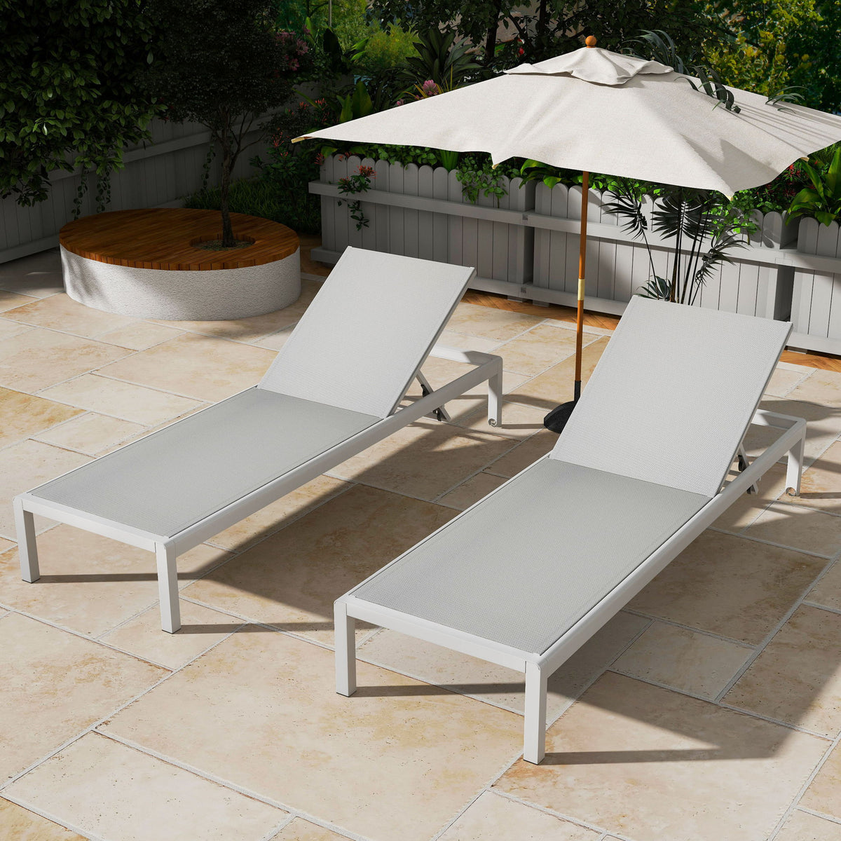Outdoor Patio Chaise Lounge With 5 Reclining Positions