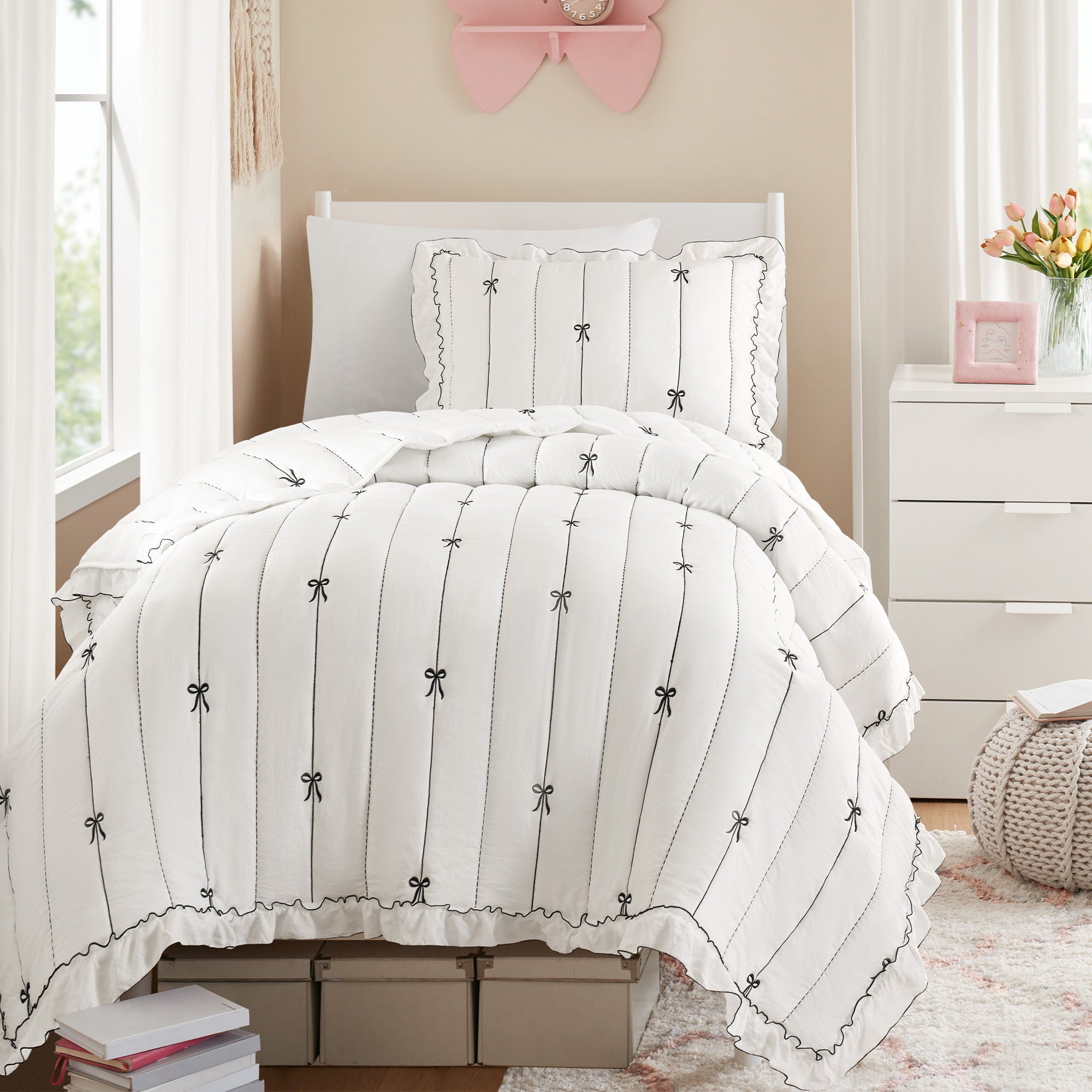 Liv - Microfiber Quilt Set - White / Black