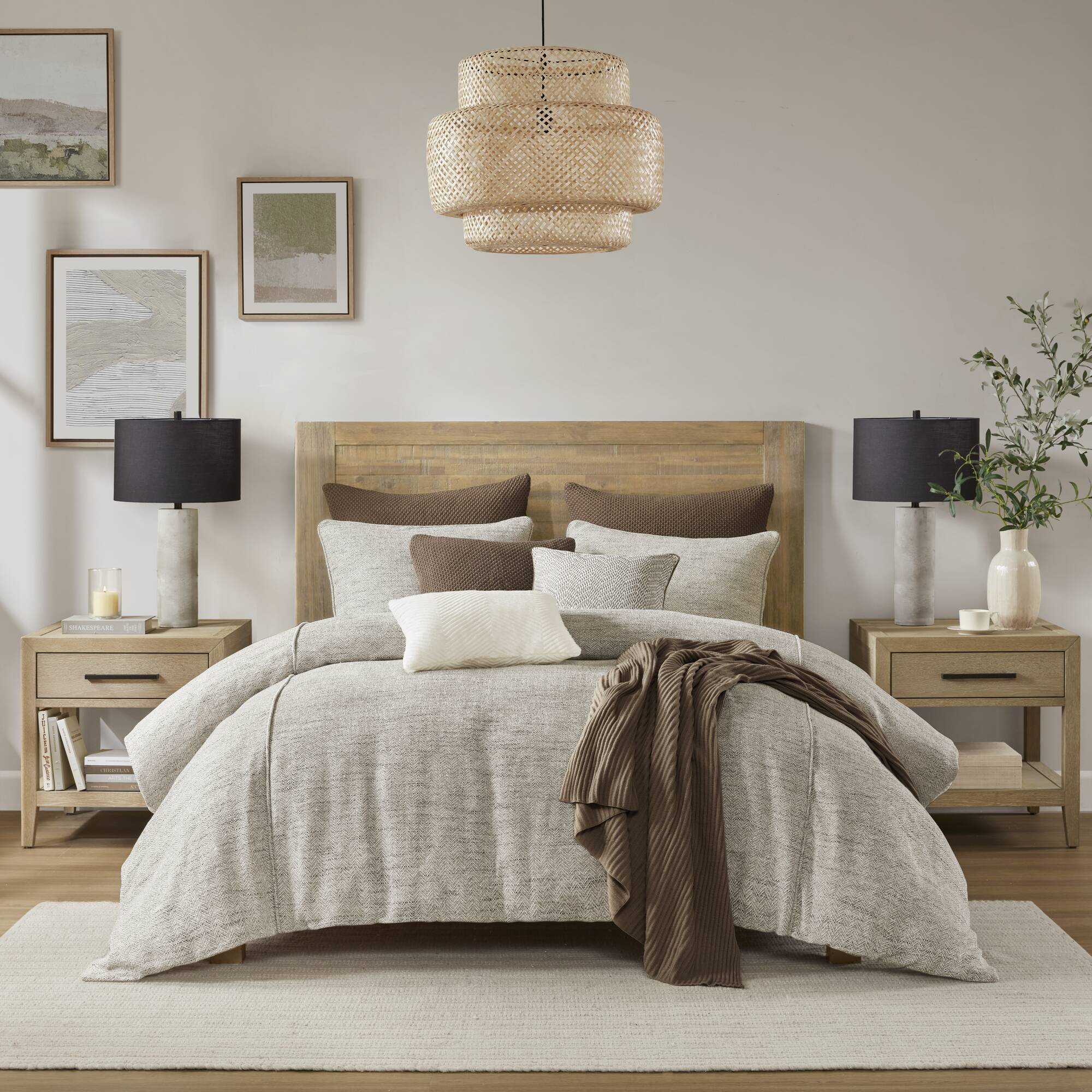Chapman - 8 Piece Queen Comforter Set - Nuetual Ivory