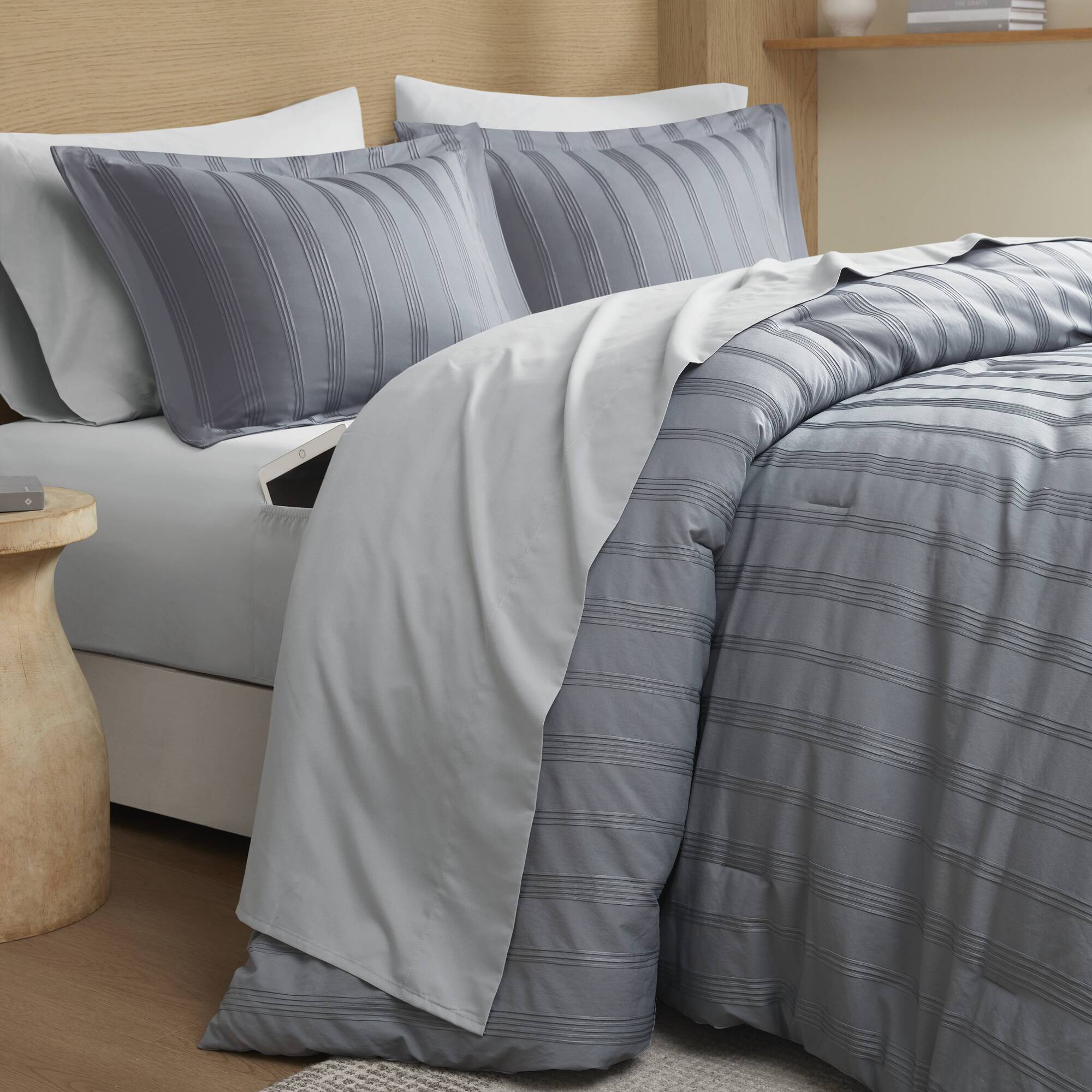 Logan - Queen Striped Comforter Set - Blue / Gray
