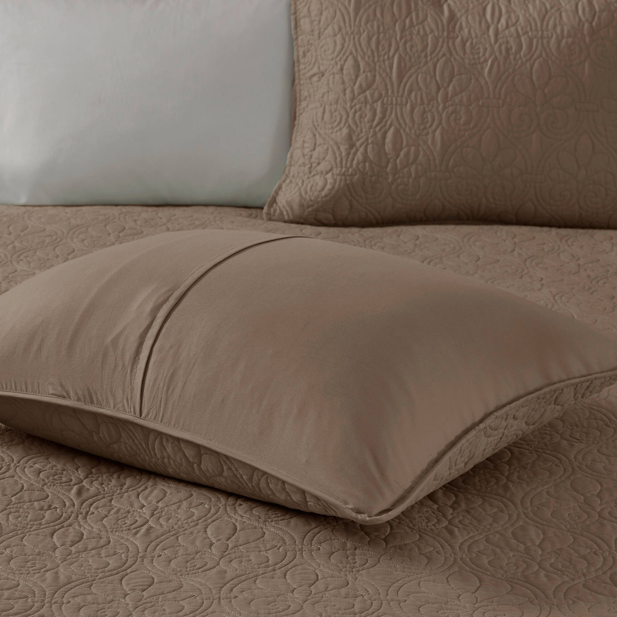 Quebec - King Reversible Bedspread Set - Mocha