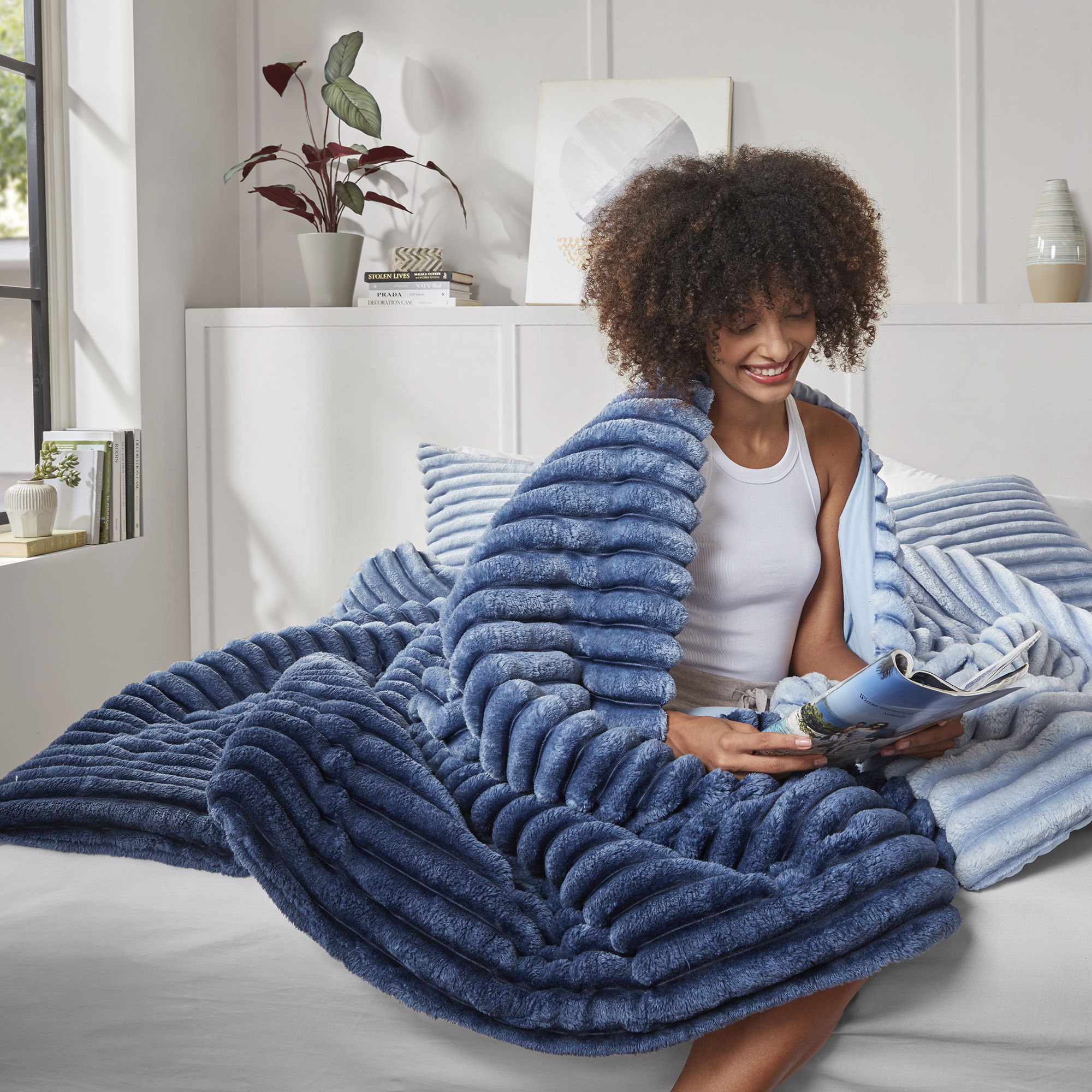 Avril - King/California King Fluffy Ribbed Plush Comforter Set - Blue Ombre