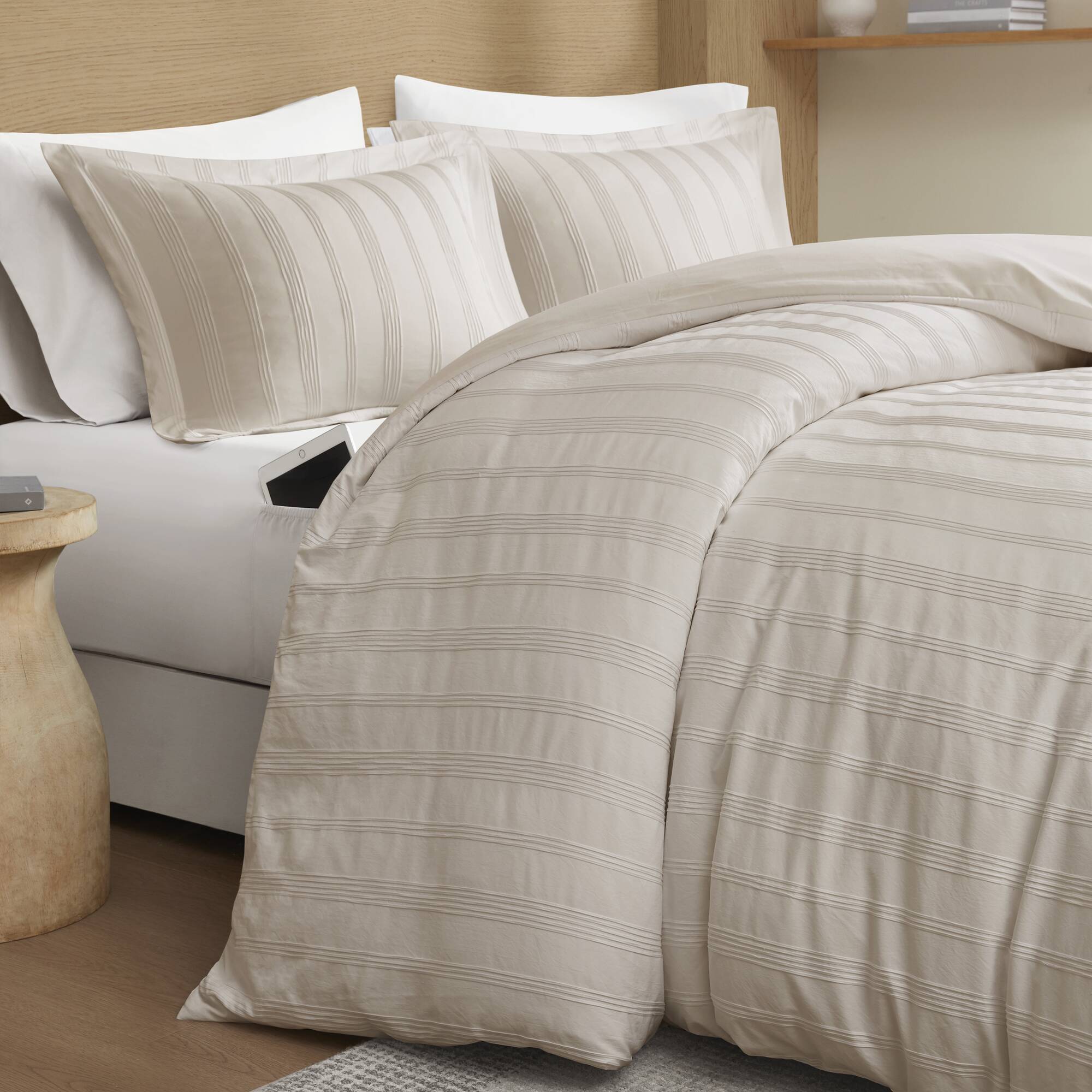Logan - Queen Striped Duvet Set - Neutral