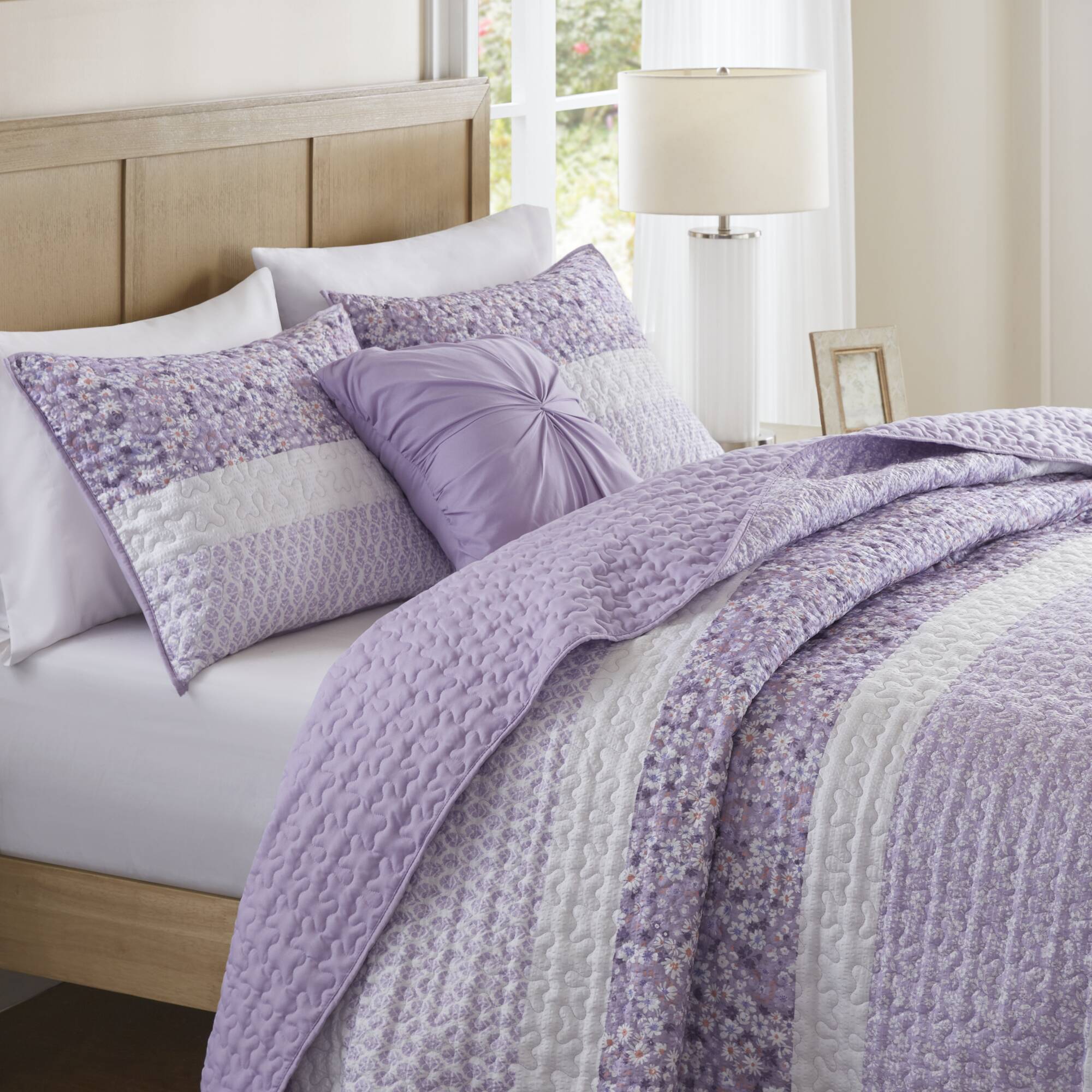 Caralie - King/California King 4 Piece Seersucker Quilt Set With Throw - Purple