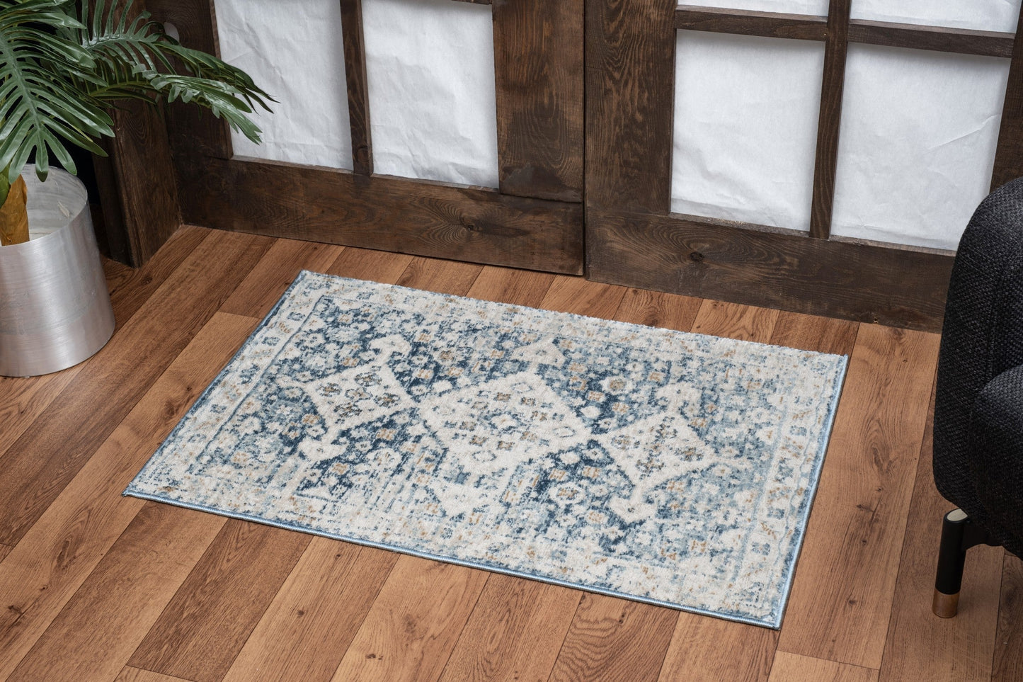 Noble GC_GEN7003 Blue 5 ft. 3 in. x 7 ft. 3 in. Area Rug