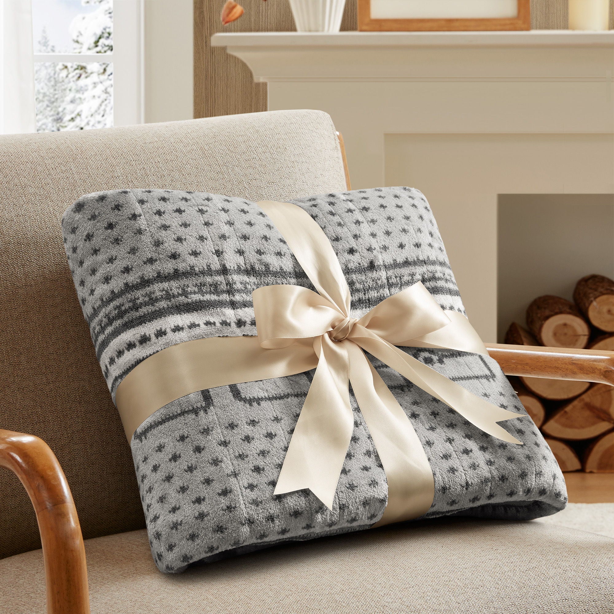 Print Plush to Sherpa - Heated Throw - Gray Cozy Sheep
