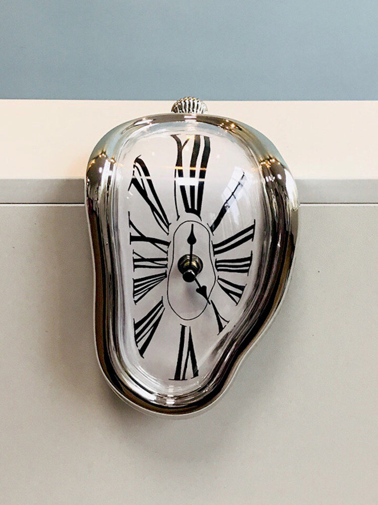 Retro Minimalist Wall Clock Creative Twisted Roman Numeral Clock Home Bedroom Living Room Silent Desk Clock