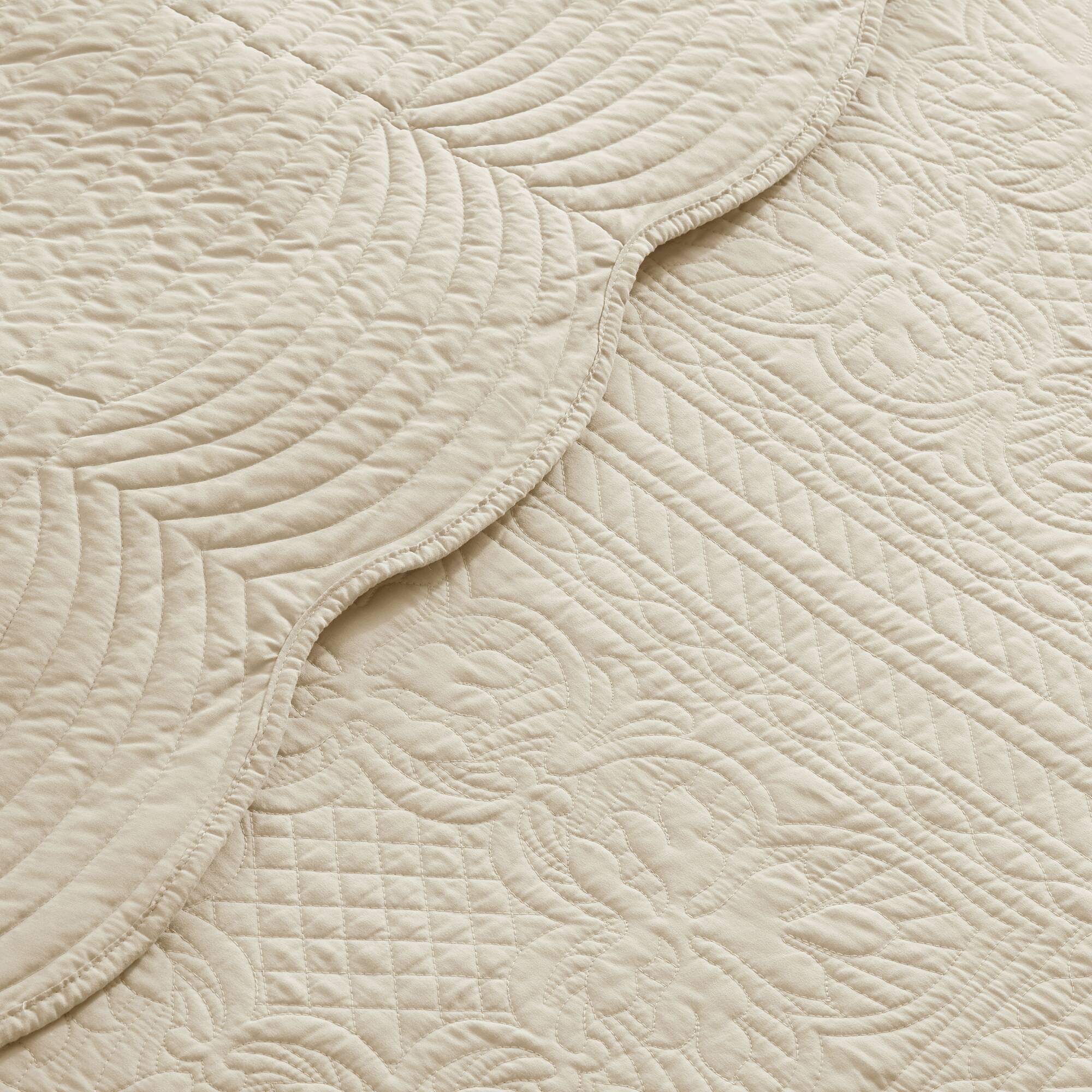 Tuscany - King 3 Piece Reversible Scalloped Edge Coverlet Set - Cream