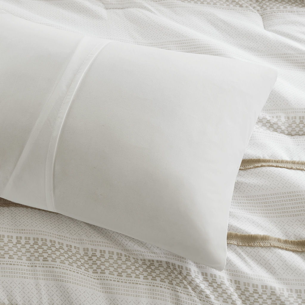 Carolina - 7 Piece King/California King Stripe Comforter And Quilt Set - Taupe