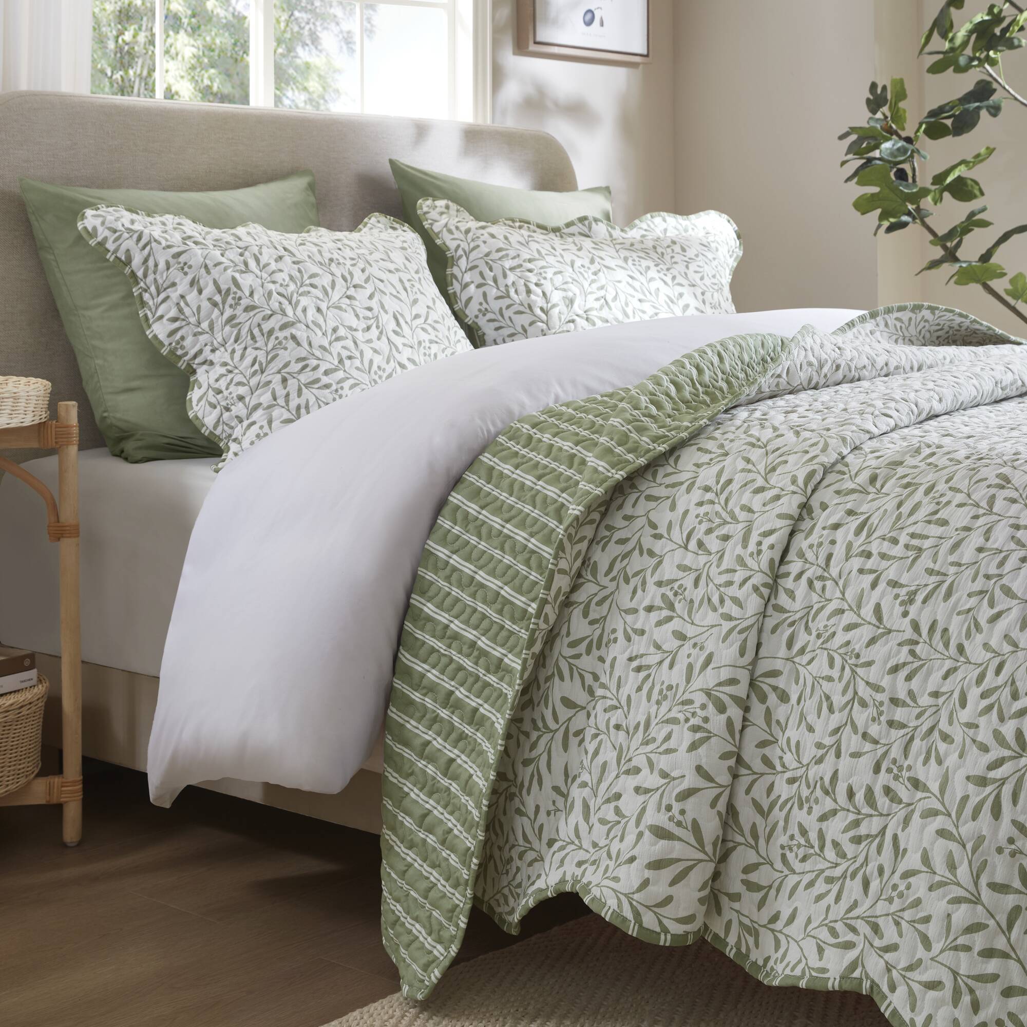 Darcy - 3 Piece Print Quilt Set - Sage Green